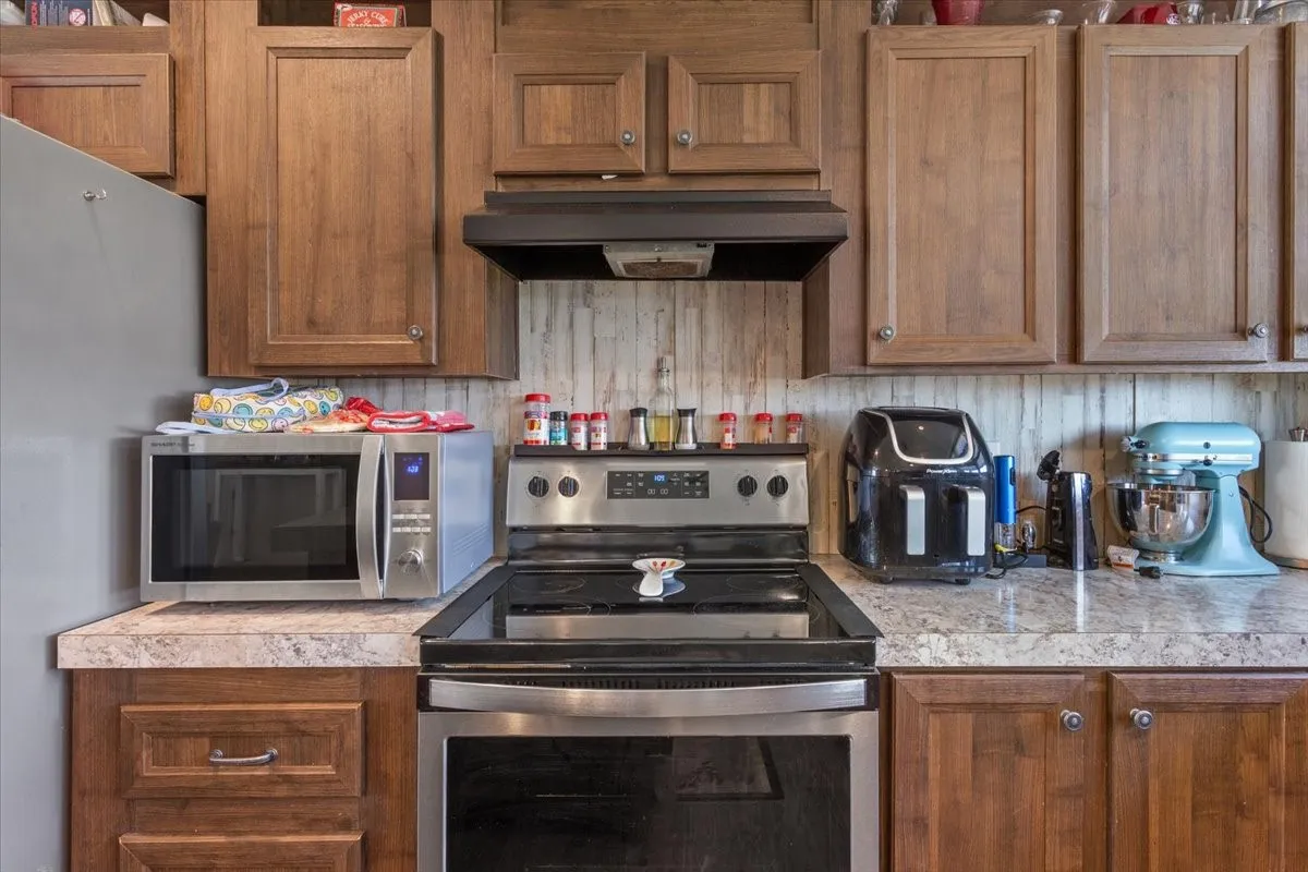 Mobile Home For Sale in Mc Lennan County , 230 Rio Rim Road, Gholson, Texas 76705, 4 Bedroom, 2 Bathroom, Garage spaces, 1,976 Sqft, built in 2018, mls#21213328, Real Estate Agent in Gholson, Homes For Sale in Mc Lennan county, Homes For Sale in Gholson, Realtor in Gholson Texas, Real Estate Brokerage Independent Realty Texas, Luminita Cordes Realtor