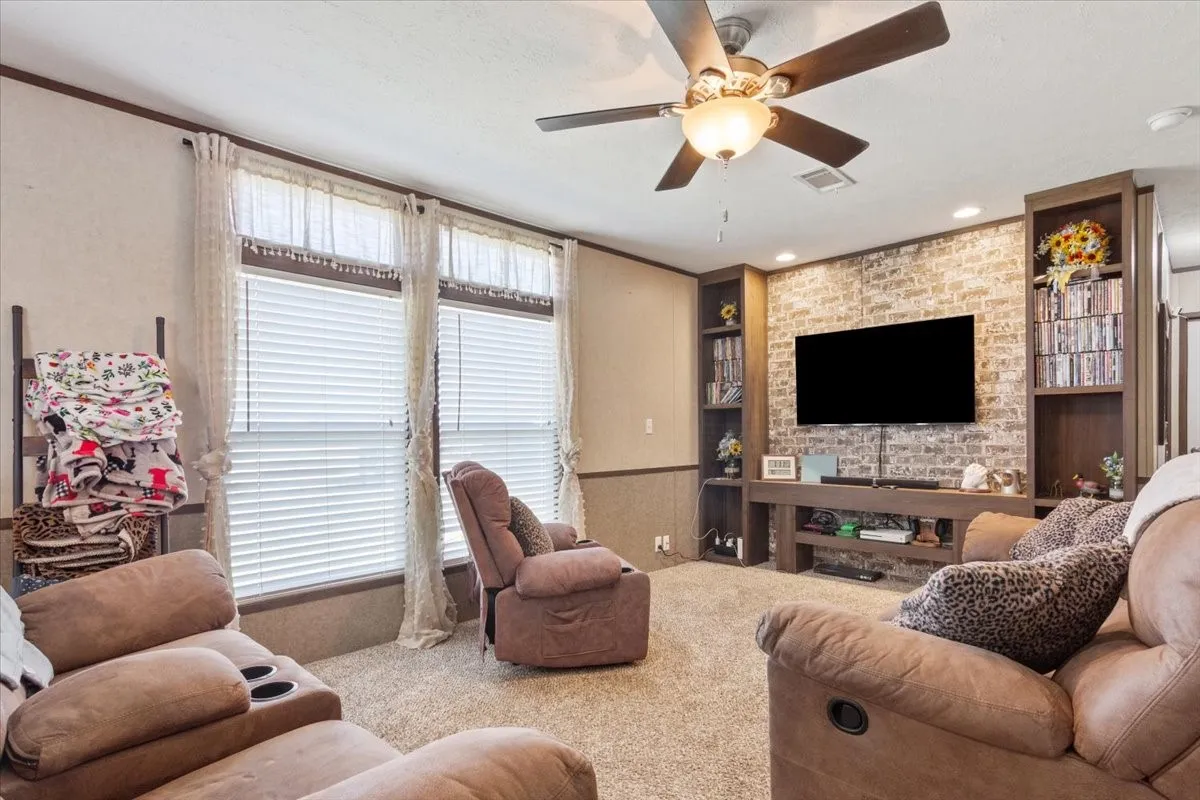 Mobile Home For Sale in Mc Lennan County , 230 Rio Rim Road, Gholson, Texas 76705, 4 Bedroom, 2 Bathroom, Garage spaces, 1,976 Sqft, built in 2018, mls#21213328, Real Estate Agent in Gholson, Homes For Sale in Mc Lennan county, Homes For Sale in Gholson, Realtor in Gholson Texas, Real Estate Brokerage Independent Realty Texas, Luminita Cordes Realtor