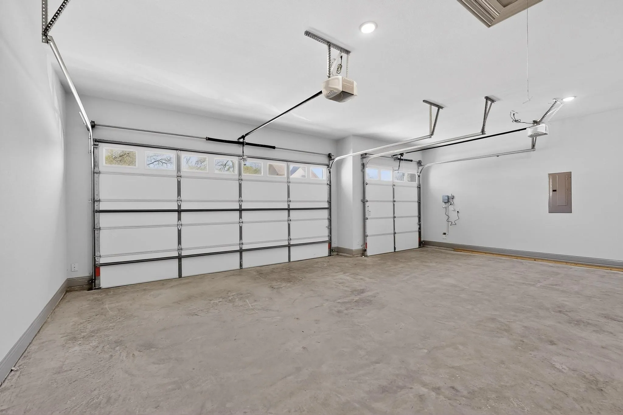 3 Car Garage