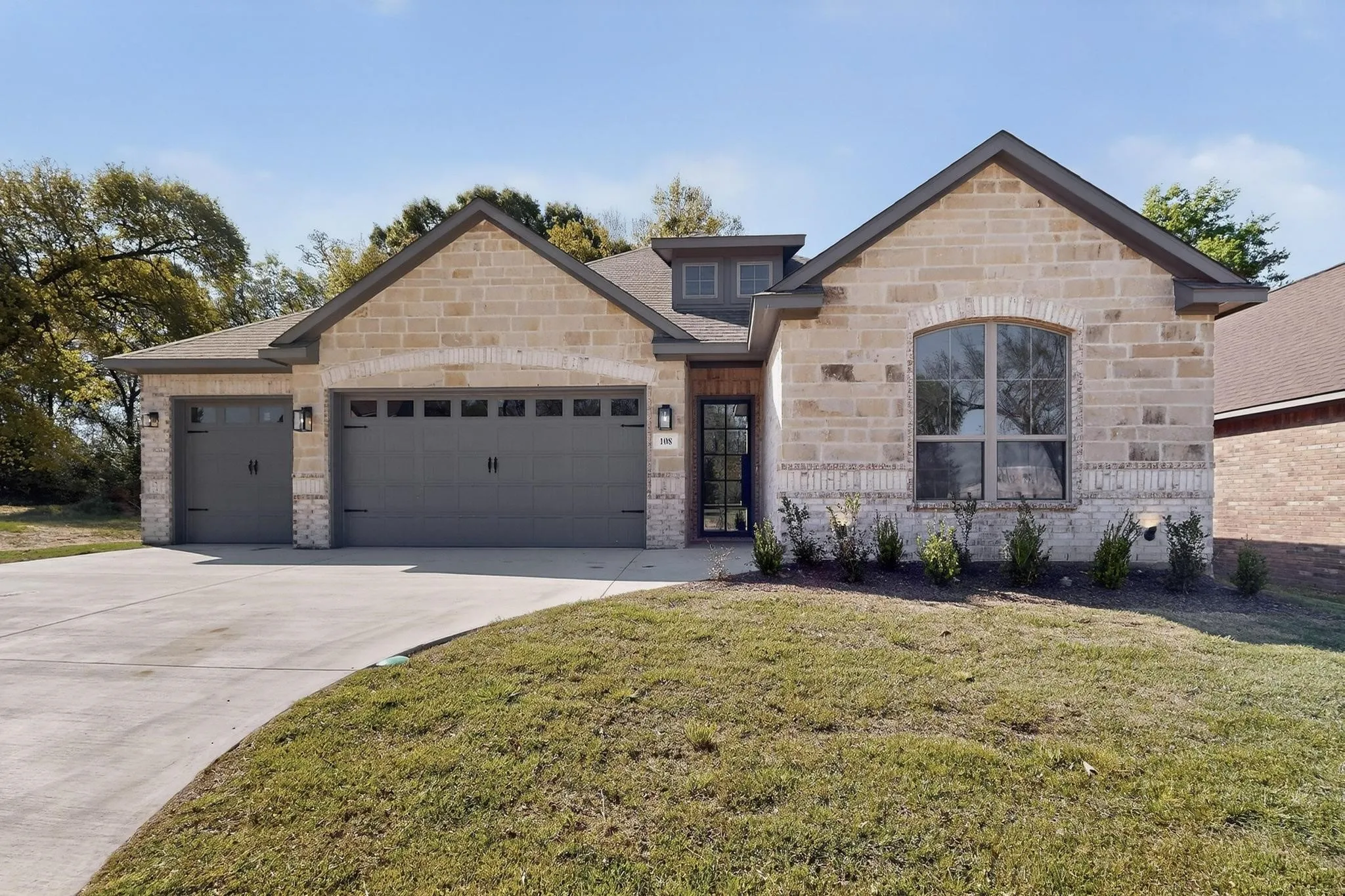 Single Family Residence For Sale in Henderson County , 108 Palomita Circle, Athens, Texas 75751, 3 Bedroom, 2 Bathroom, 3 Garage spaces, 1,711 Sqft, built in 2026, mls#21210677, Real Estate Agent in Athens, Homes For Sale in Henderson county, Homes For Sale in Athens, Realtor in Athens Texas, Real Estate Brokerage Independent Realty Texas, Luminita Cordes Realtor