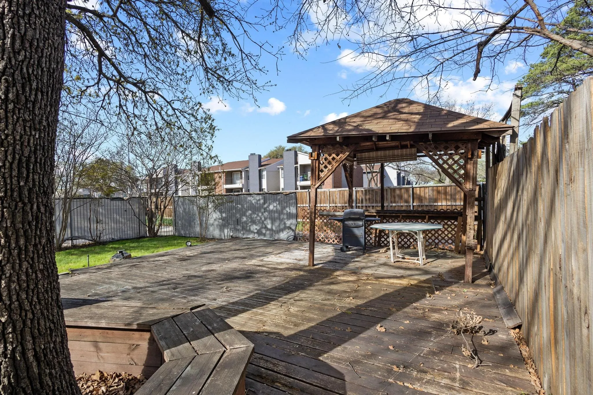 Single Family Residence For Sale in Denton County , 1430 Wildvalley Drive, Lewisville, Texas 75067, 3 Bedrooms, 2 Bathrooms, 2 Garage spaces, 1,439 Sqft, built in 1980, Price $315,000, mls#21213252, Real Estate Agent in Lewisville, Homes For Sale in Denton county, Homes For Sale in Lewisville, Realtor in Lewisville Texas, Real Estate Brokerage Independent Realty Texas, Luminita Cordes Realtor