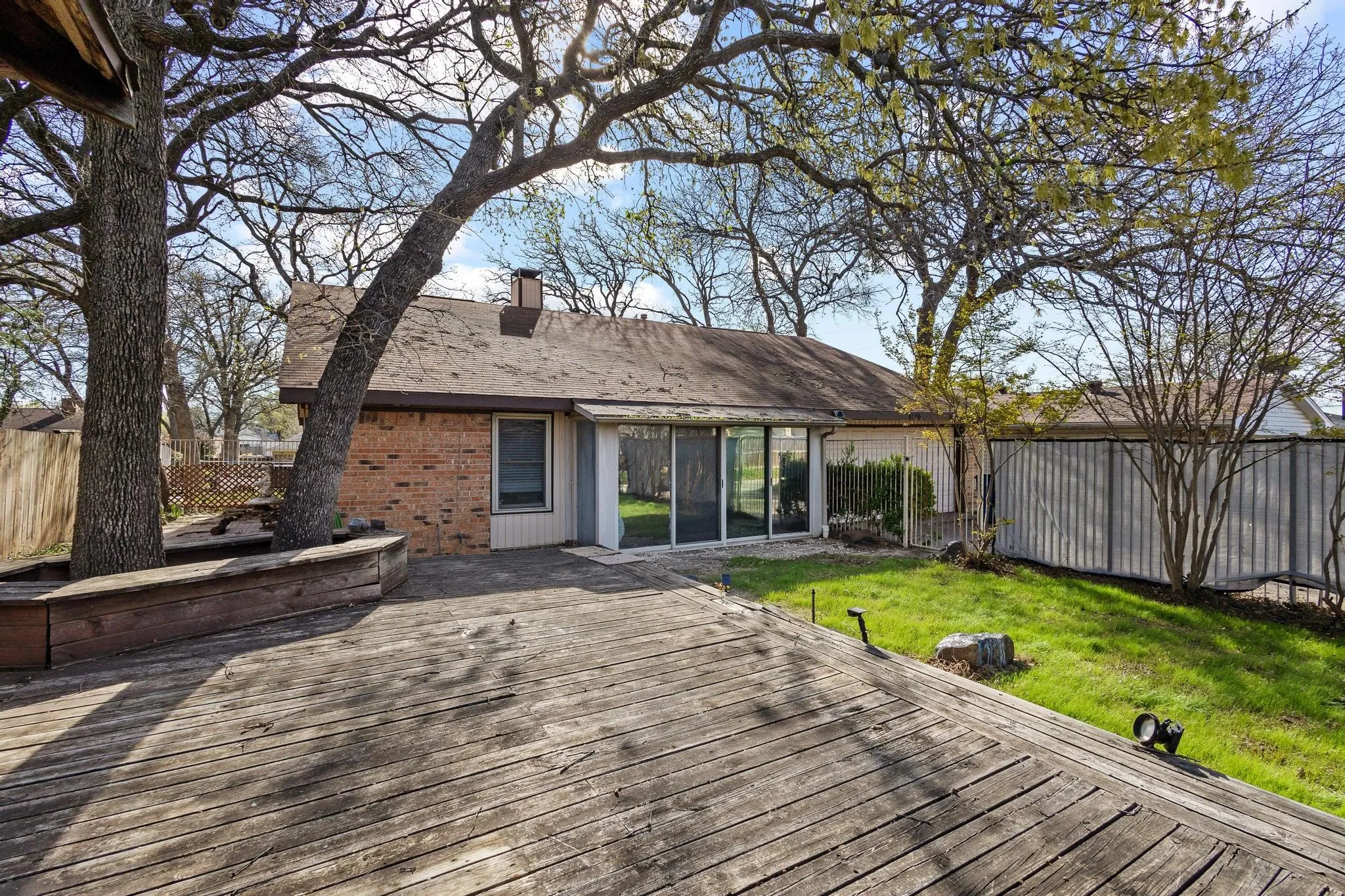 Single Family Residence For Sale in Denton County , 1430 Wildvalley Drive, Lewisville, Texas 75067, 3 Bedrooms, 2 Bathrooms, 2 Garage spaces, 1,439 Sqft, built in 1980, Price $315,000, mls#21213252, Real Estate Agent in Lewisville, Homes For Sale in Denton county, Homes For Sale in Lewisville, Realtor in Lewisville Texas, Real Estate Brokerage Independent Realty Texas, Luminita Cordes Realtor