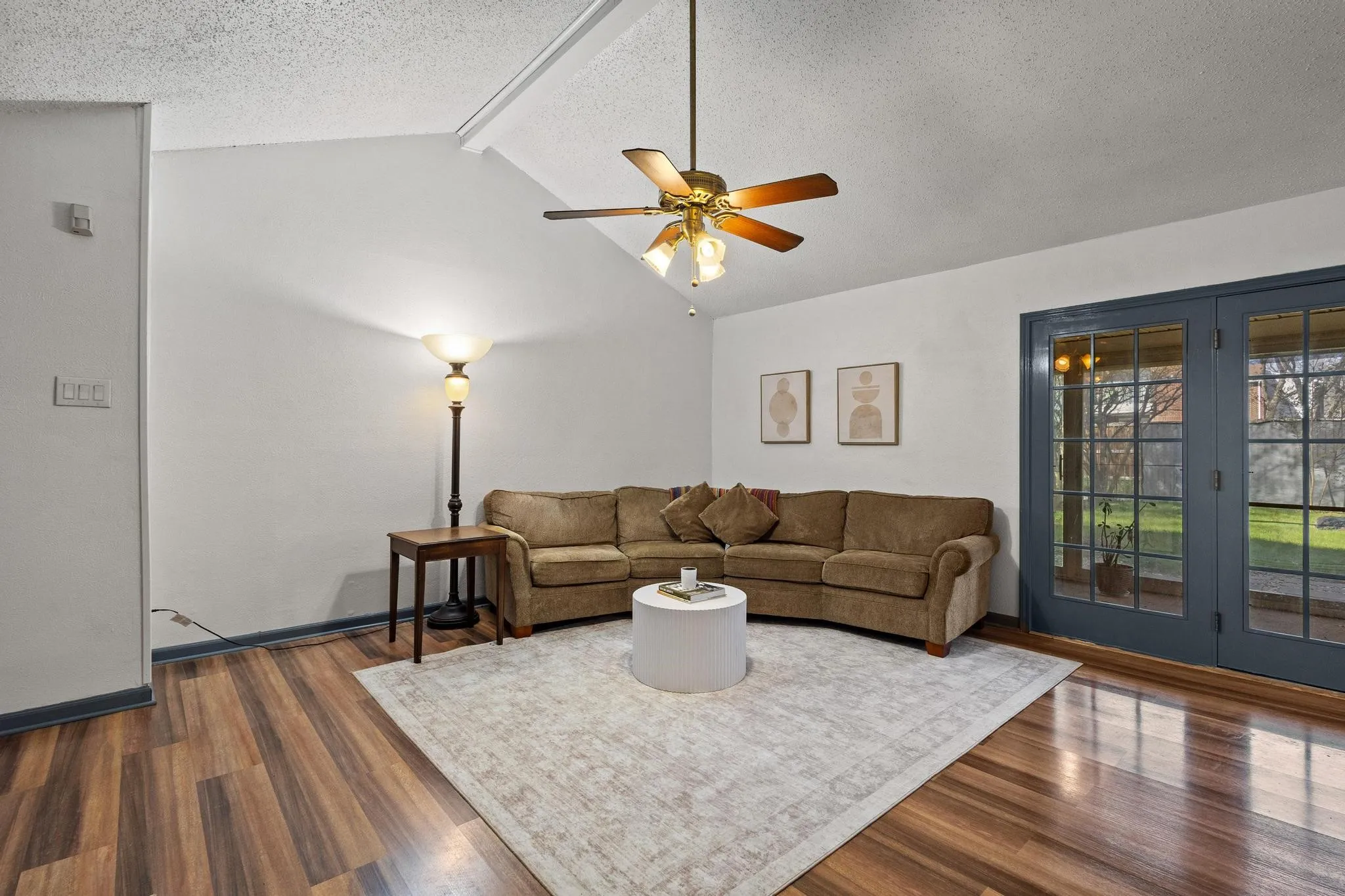 Single Family Residence For Sale in Denton County , 1430 Wildvalley Drive, Lewisville, Texas 75067, 3 Bedrooms, 2 Bathrooms, 2 Garage spaces, 1,439 Sqft, built in 1980, Price $315,000, mls#21213252, Real Estate Agent in Lewisville, Homes For Sale in Denton county, Homes For Sale in Lewisville, Realtor in Lewisville Texas, Real Estate Brokerage Independent Realty Texas, Luminita Cordes Realtor