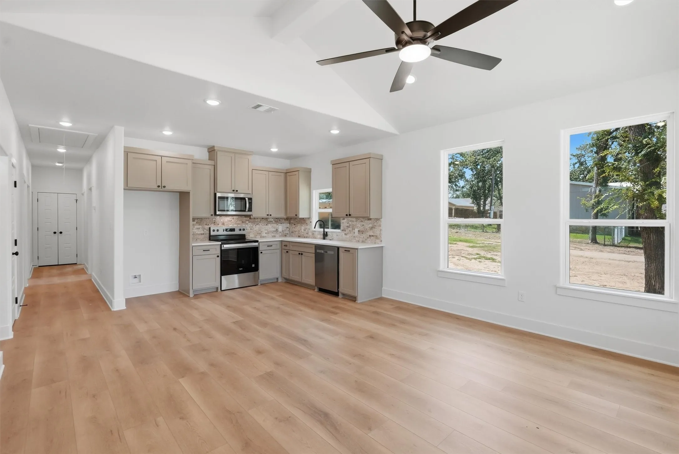 Single Family Residence For Sale in Hood County , 808 Branding Iron Trail, Granbury, Texas 76049, 3 Bedroom, 2 Bathroom, Garage spaces, 1,200 Sqft, built in 2026, New Construction - Incomplete, mls#21212187, Real Estate Agent in Granbury, Homes For Sale in Hood county, Homes For Sale in Granbury, Realtor in Granbury Texas, Real Estate Brokerage Independent Realty Texas, Luminita Cordes Realtor