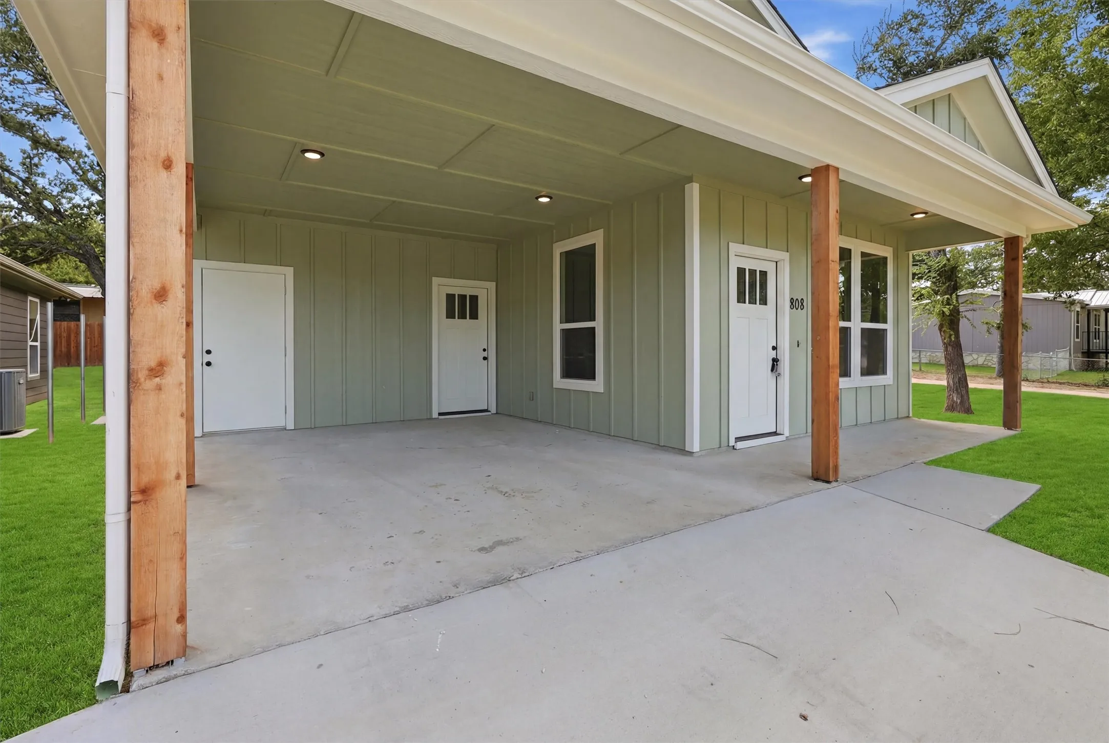 Single Family Residence For Sale in Hood County , 808 Branding Iron Trail, Granbury, Texas 76049, 3 Bedroom, 2 Bathroom, Garage spaces, 1,200 Sqft, built in 2026, New Construction - Incomplete, mls#21212187, Real Estate Agent in Granbury, Homes For Sale in Hood county, Homes For Sale in Granbury, Realtor in Granbury Texas, Real Estate Brokerage Independent Realty Texas, Luminita Cordes Realtor
