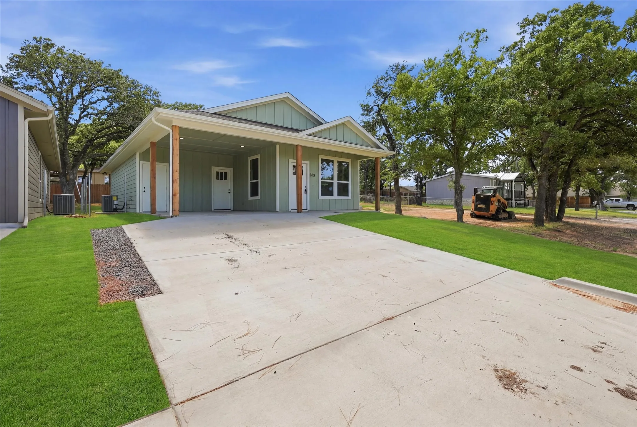 Single Family Residence For Sale in Hood County , 808 Branding Iron Trail, Granbury, Texas 76049, 3 Bedroom, 2 Bathroom, Garage spaces, 1,200 Sqft, built in 2026, New Construction - Incomplete, mls#21212187, Real Estate Agent in Granbury, Homes For Sale in Hood county, Homes For Sale in Granbury, Realtor in Granbury Texas, Real Estate Brokerage Independent Realty Texas, Luminita Cordes Realtor