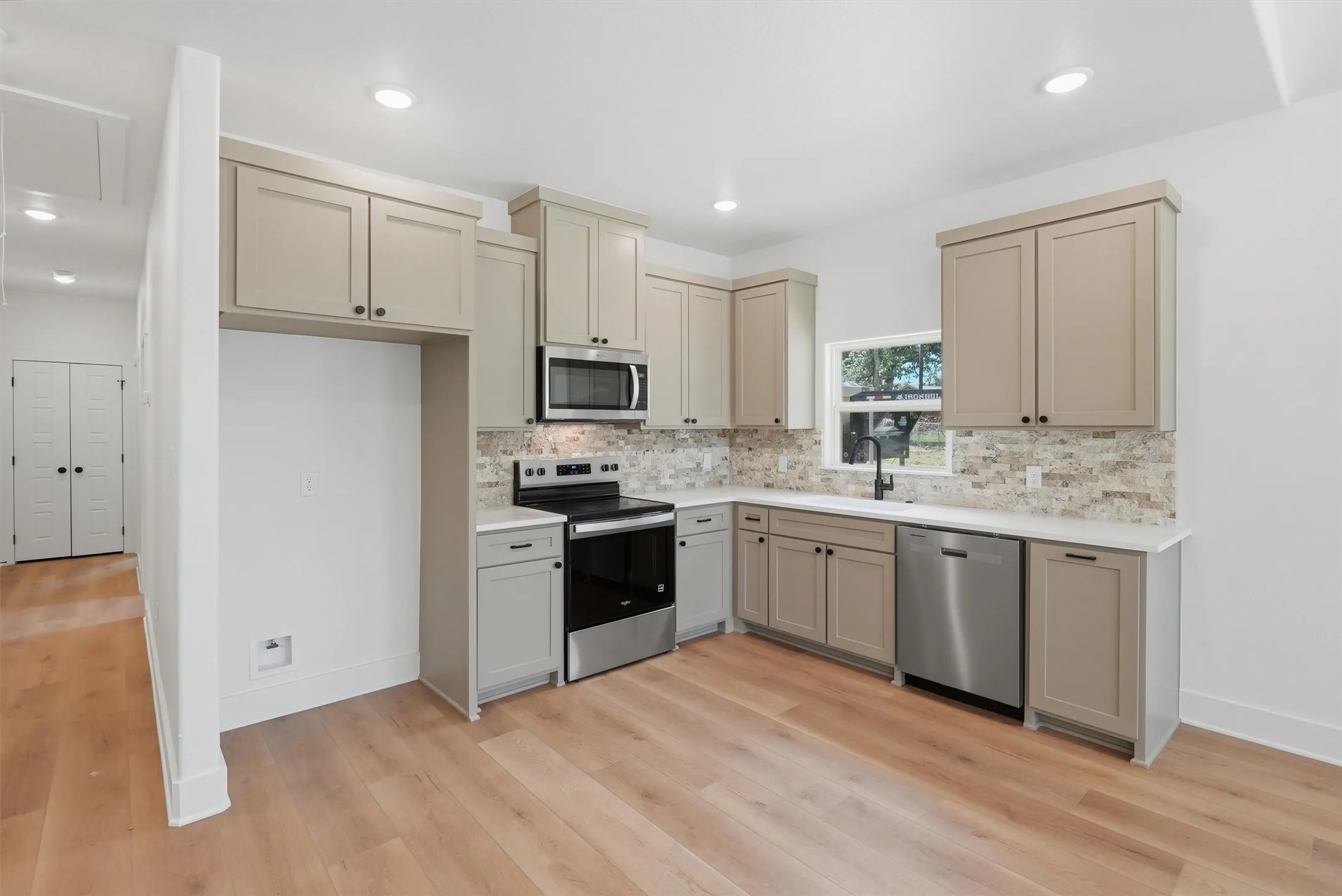 Single Family Residence For Sale in Hood County , 808 Branding Iron Trail, Granbury, Texas 76049, 3 Bedroom, 2 Bathroom, Garage spaces, 1,200 Sqft, built in 2026, New Construction - Incomplete, mls#21212187, Real Estate Agent in Granbury, Homes For Sale in Hood county, Homes For Sale in Granbury, Realtor in Granbury Texas, Real Estate Brokerage Independent Realty Texas, Luminita Cordes Realtor