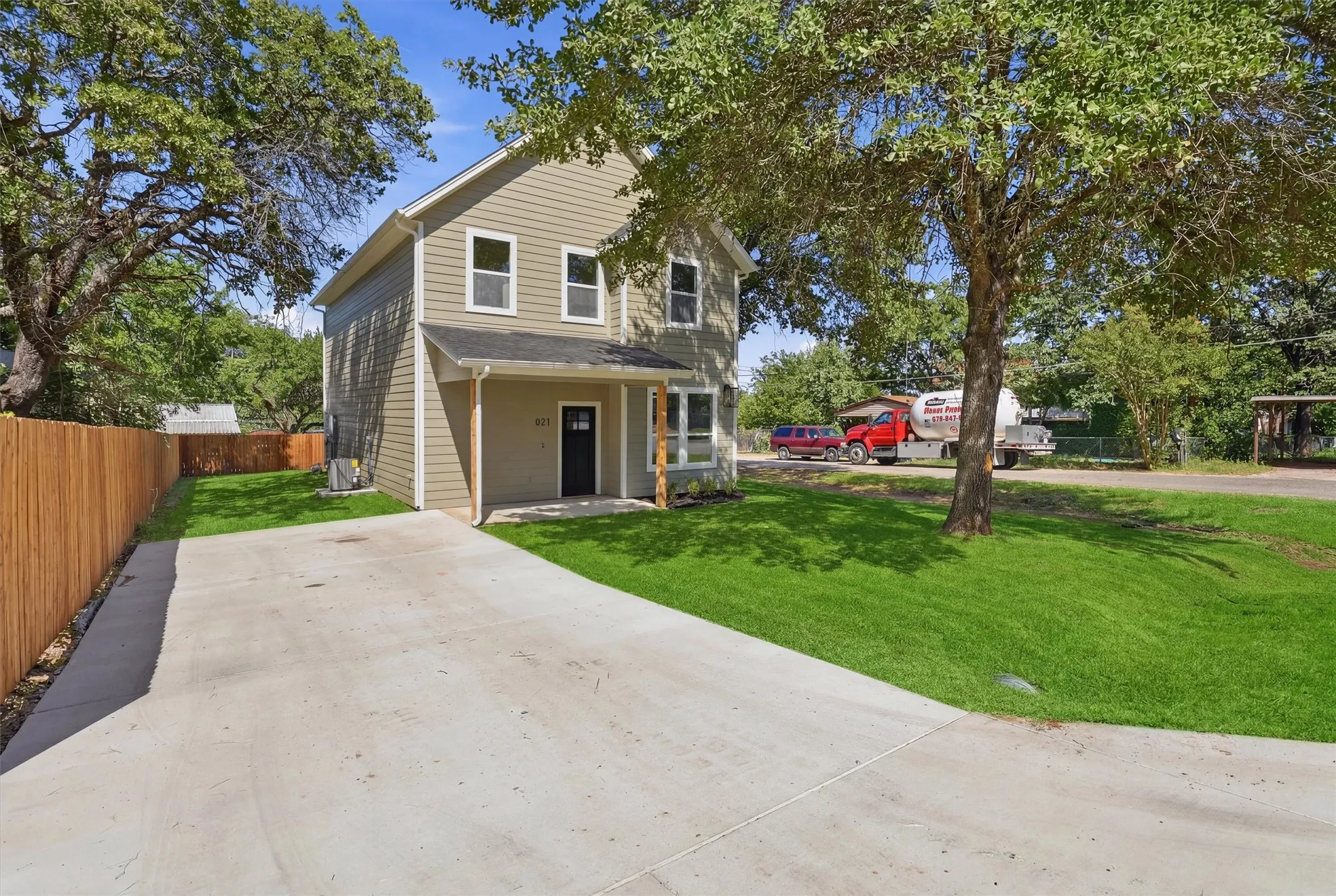 Single Family Residence For Sale in Hood County , 821 Harness Trail, Granbury, Texas 76049, 3 Bedroom, 3 Bathroom, Garage spaces, 1,936 Sqft, built in 2026, New Construction - Incomplete, mls#21211828, Real Estate Agent in Granbury, Homes For Sale in Hood county, Homes For Sale in Granbury, Realtor in Granbury Texas, Real Estate Brokerage Independent Realty Texas, Luminita Cordes Realtor