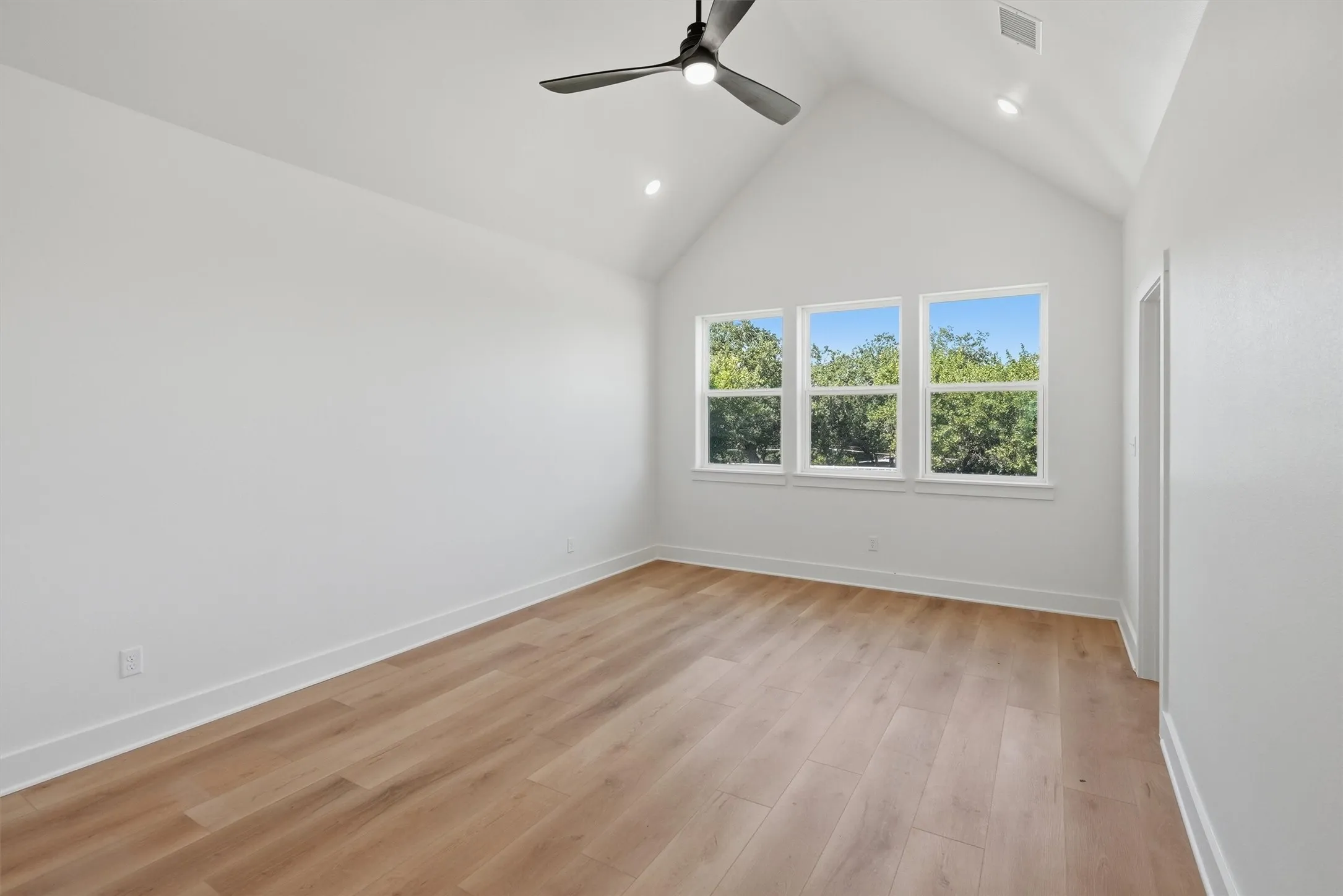 Single Family Residence For Sale in Hood County , 821 Harness Trail, Granbury, Texas 76049, 3 Bedroom, 3 Bathroom, Garage spaces, 1,936 Sqft, built in 2026, New Construction - Incomplete, mls#21211828, Real Estate Agent in Granbury, Homes For Sale in Hood county, Homes For Sale in Granbury, Realtor in Granbury Texas, Real Estate Brokerage Independent Realty Texas, Luminita Cordes Realtor