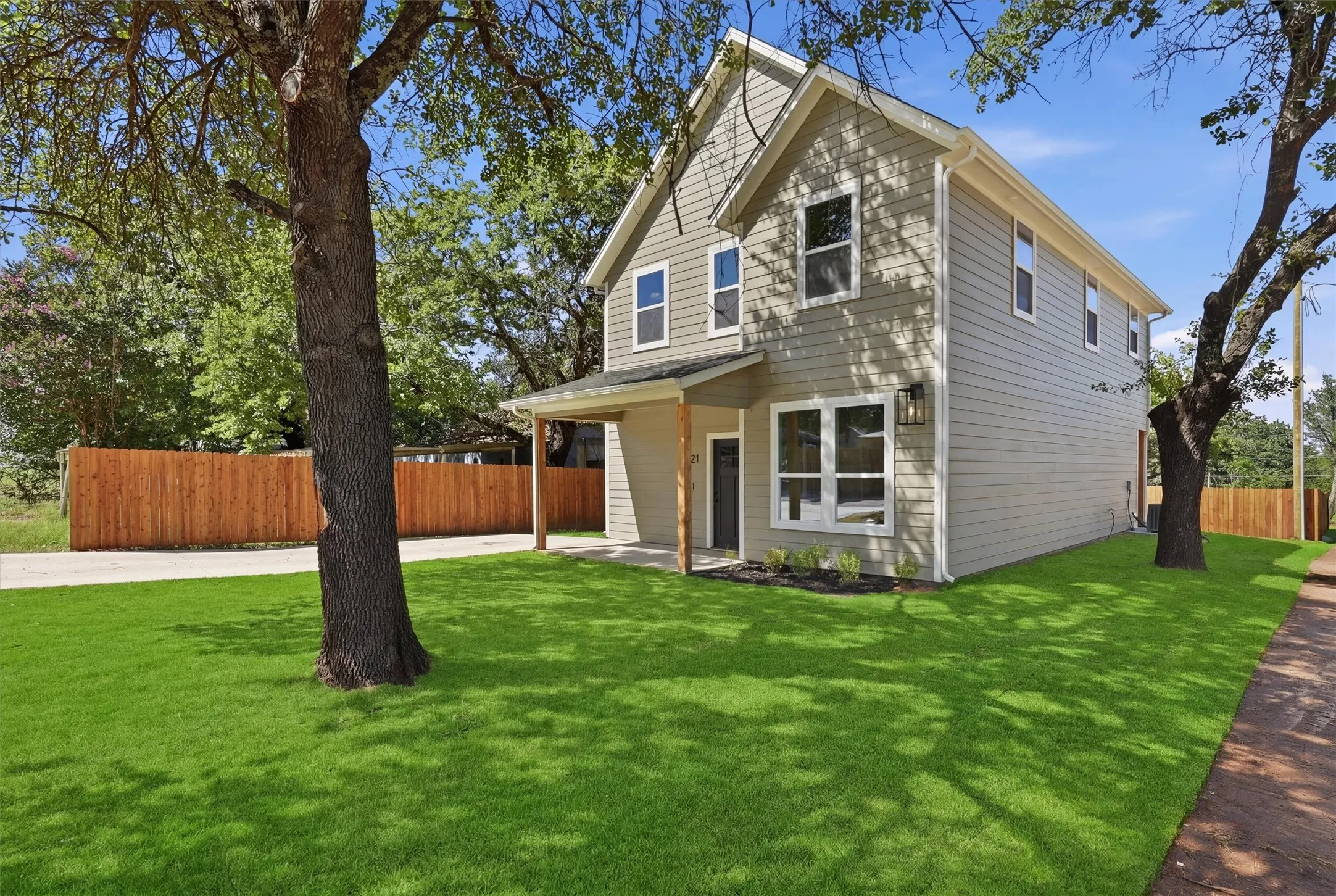 Single Family Residence For Sale in Hood County , 821 Harness Trail, Granbury, Texas 76049, 3 Bedroom, 3 Bathroom, Garage spaces, 1,936 Sqft, built in 2026, New Construction - Incomplete, mls#21211828, Real Estate Agent in Granbury, Homes For Sale in Hood county, Homes For Sale in Granbury, Realtor in Granbury Texas, Real Estate Brokerage Independent Realty Texas, Luminita Cordes Realtor