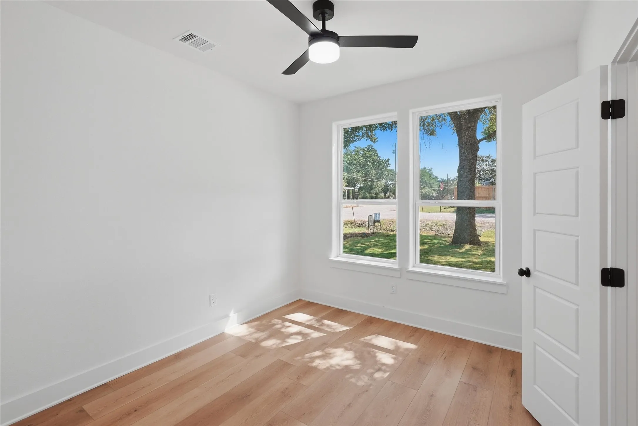 Single Family Residence For Sale in Hood County , 821 Harness Trail, Granbury, Texas 76049, 3 Bedroom, 3 Bathroom, Garage spaces, 1,936 Sqft, built in 2026, New Construction - Incomplete, mls#21211828, Real Estate Agent in Granbury, Homes For Sale in Hood county, Homes For Sale in Granbury, Realtor in Granbury Texas, Real Estate Brokerage Independent Realty Texas, Luminita Cordes Realtor