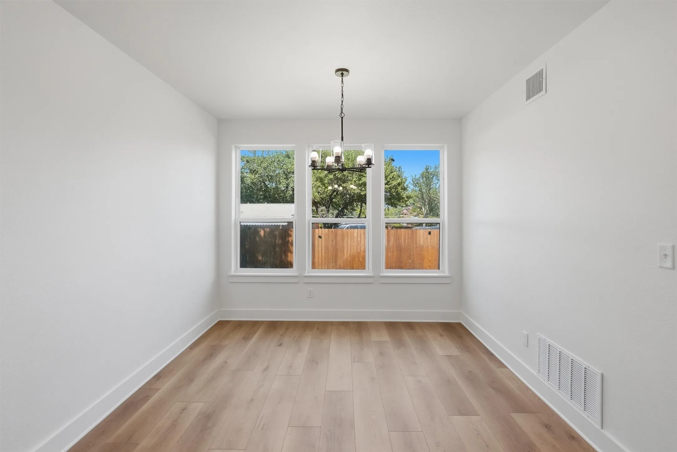 Single Family Residence For Sale in Hood County , 821 Harness Trail, Granbury, Texas 76049, 3 Bedroom, 3 Bathroom, Garage spaces, 1,936 Sqft, built in 2026, New Construction - Incomplete, mls#21211828, Real Estate Agent in Granbury, Homes For Sale in Hood county, Homes For Sale in Granbury, Realtor in Granbury Texas, Real Estate Brokerage Independent Realty Texas, Luminita Cordes Realtor