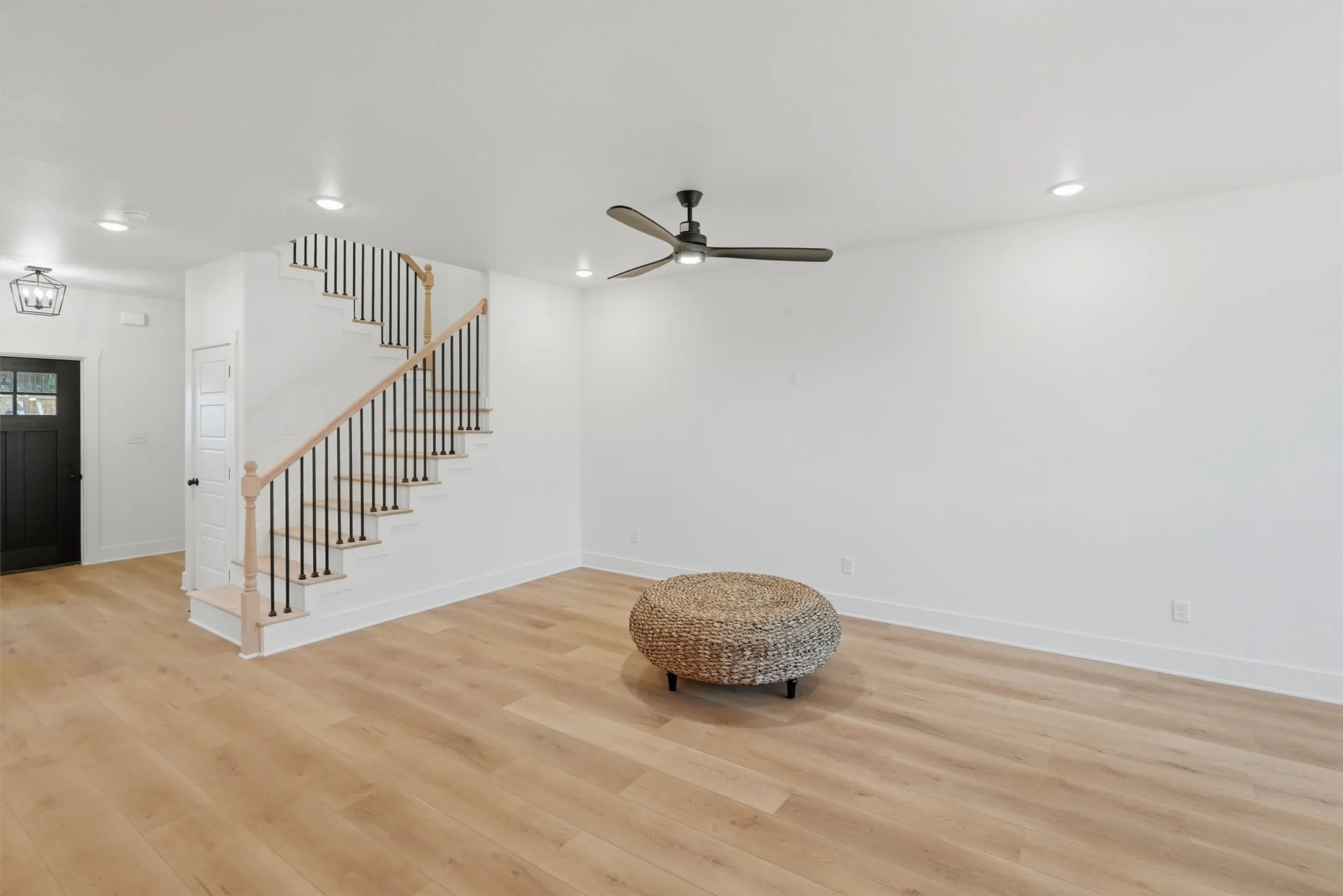 Single Family Residence For Sale in Hood County , 821 Harness Trail, Granbury, Texas 76049, 3 Bedroom, 3 Bathroom, Garage spaces, 1,936 Sqft, built in 2026, New Construction - Incomplete, mls#21211828, Real Estate Agent in Granbury, Homes For Sale in Hood county, Homes For Sale in Granbury, Realtor in Granbury Texas, Real Estate Brokerage Independent Realty Texas, Luminita Cordes Realtor