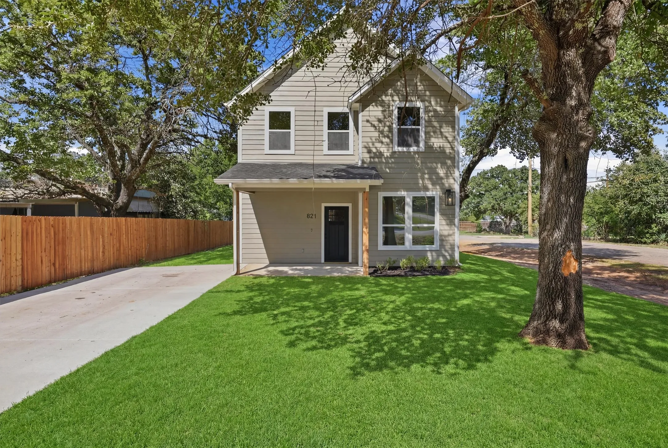 Single Family Residence For Sale in Hood County , 821 Harness Trail, Granbury, Texas 76049, 3 Bedroom, 3 Bathroom, Garage spaces, 1,936 Sqft, built in 2026, New Construction - Incomplete, mls#21211828, Real Estate Agent in Granbury, Homes For Sale in Hood county, Homes For Sale in Granbury, Realtor in Granbury Texas, Real Estate Brokerage Independent Realty Texas, Luminita Cordes Realtor