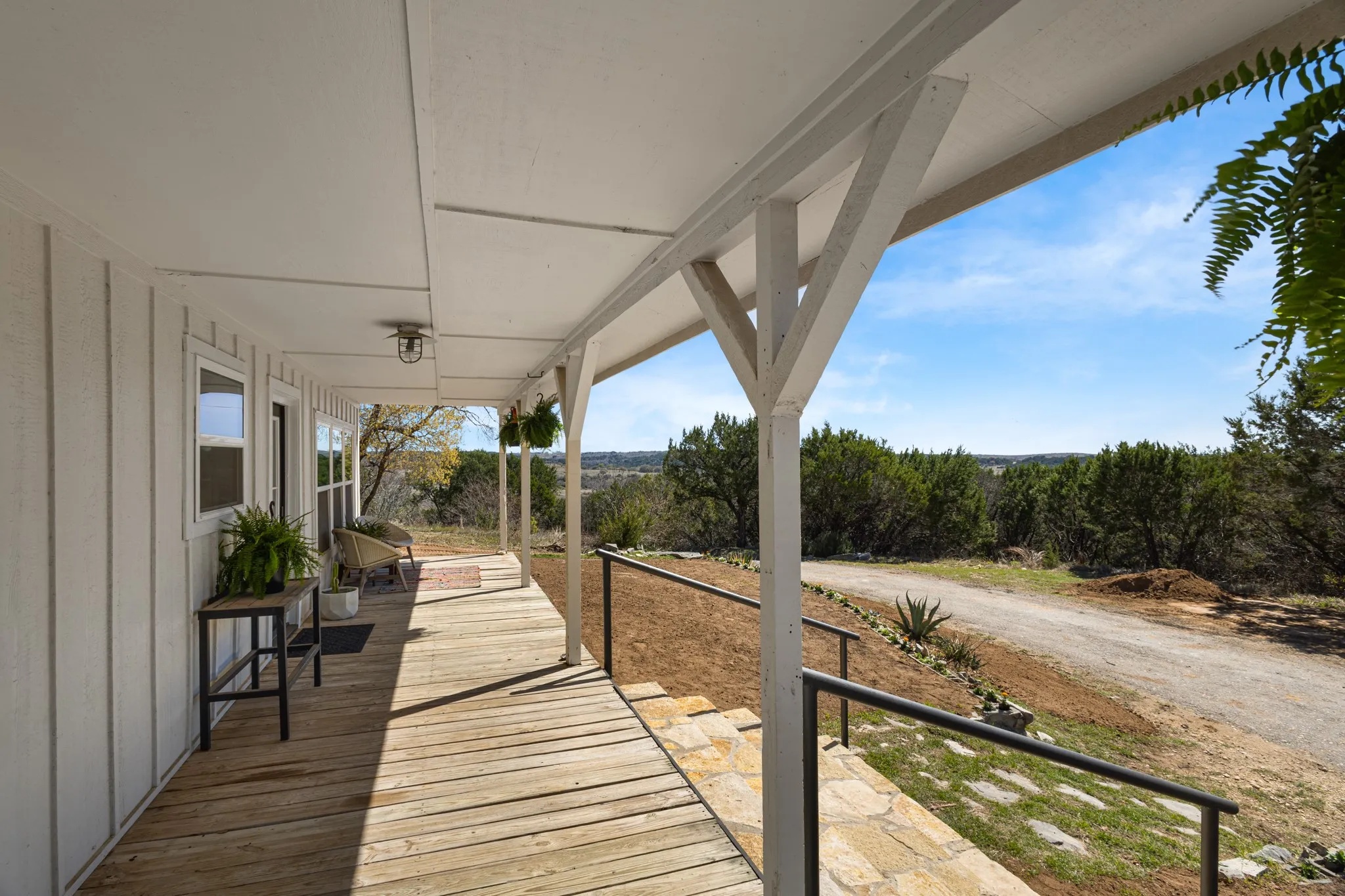 Single Family Residence For Sale in Hood County , 4700 Rock Church Highway, Tolar, Texas 76476, 5 Bedroom, 3 Bathroom, 6 Garage spaces, 2,640 Sqft, built in 1984, mls#21212978, Real Estate Agent in Tolar, Homes For Sale in Hood county, Homes For Sale in Tolar, Realtor in Tolar Texas, Real Estate Brokerage Independent Realty Texas, Luminita Cordes Realtor