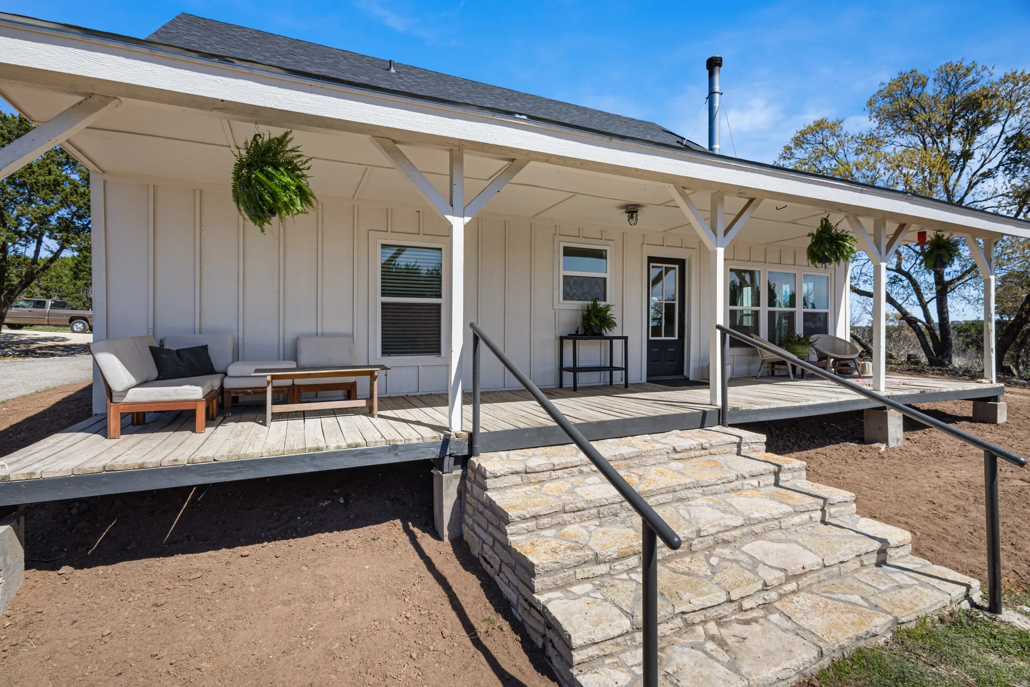 Single Family Residence For Sale in Hood County , 4700 Rock Church Highway, Tolar, Texas 76476, 5 Bedroom, 3 Bathroom, 6 Garage spaces, 2,640 Sqft, built in 1984, mls#21212978, Real Estate Agent in Tolar, Homes For Sale in Hood county, Homes For Sale in Tolar, Realtor in Tolar Texas, Real Estate Brokerage Independent Realty Texas, Luminita Cordes Realtor