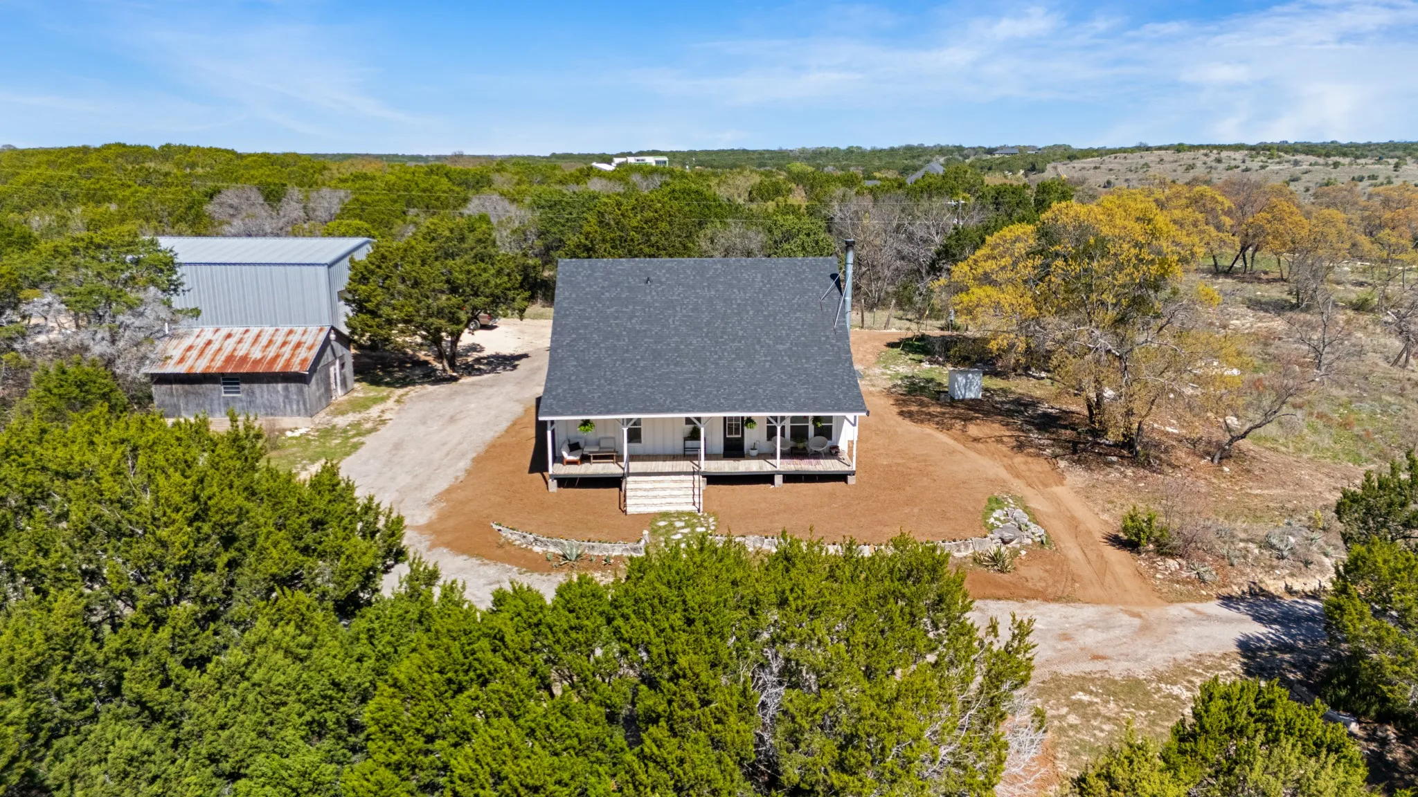 Single Family Residence For Sale in Hood County , 4700 Rock Church Highway, Tolar, Texas 76476, 5 Bedroom, 3 Bathroom, 6 Garage spaces, 2,640 Sqft, built in 1984, mls#21212978, Real Estate Agent in Tolar, Homes For Sale in Hood county, Homes For Sale in Tolar, Realtor in Tolar Texas, Real Estate Brokerage Independent Realty Texas, Luminita Cordes Realtor