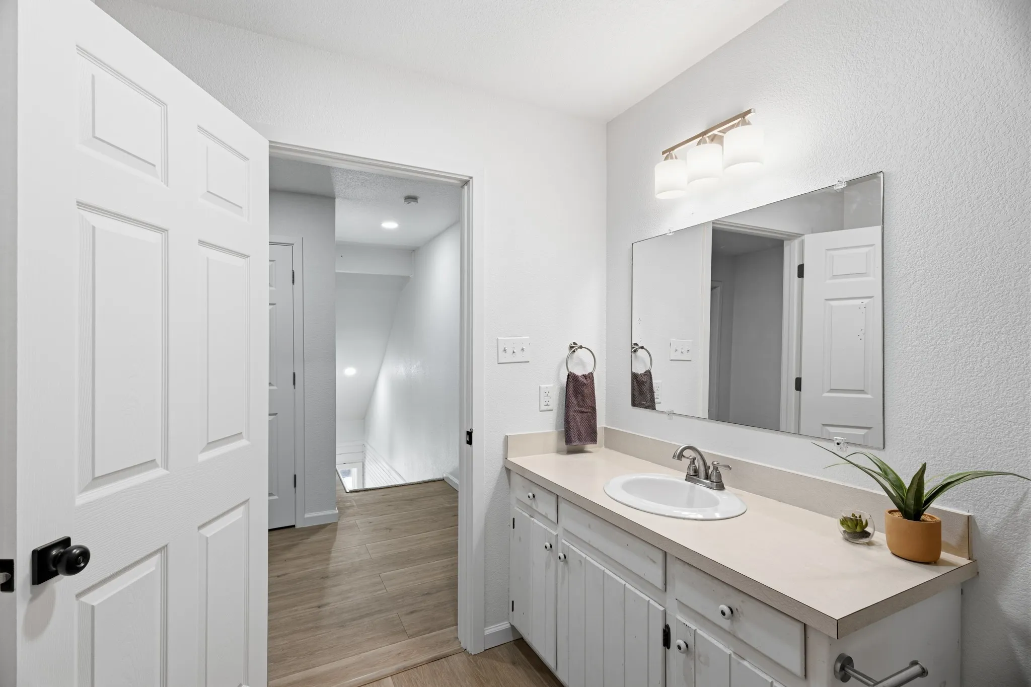 Single Family Residence For Sale in Hood County , 4700 Rock Church Highway, Tolar, Texas 76476, 5 Bedroom, 3 Bathroom, 6 Garage spaces, 2,640 Sqft, built in 1984, mls#21212978, Real Estate Agent in Tolar, Homes For Sale in Hood county, Homes For Sale in Tolar, Realtor in Tolar Texas, Real Estate Brokerage Independent Realty Texas, Luminita Cordes Realtor