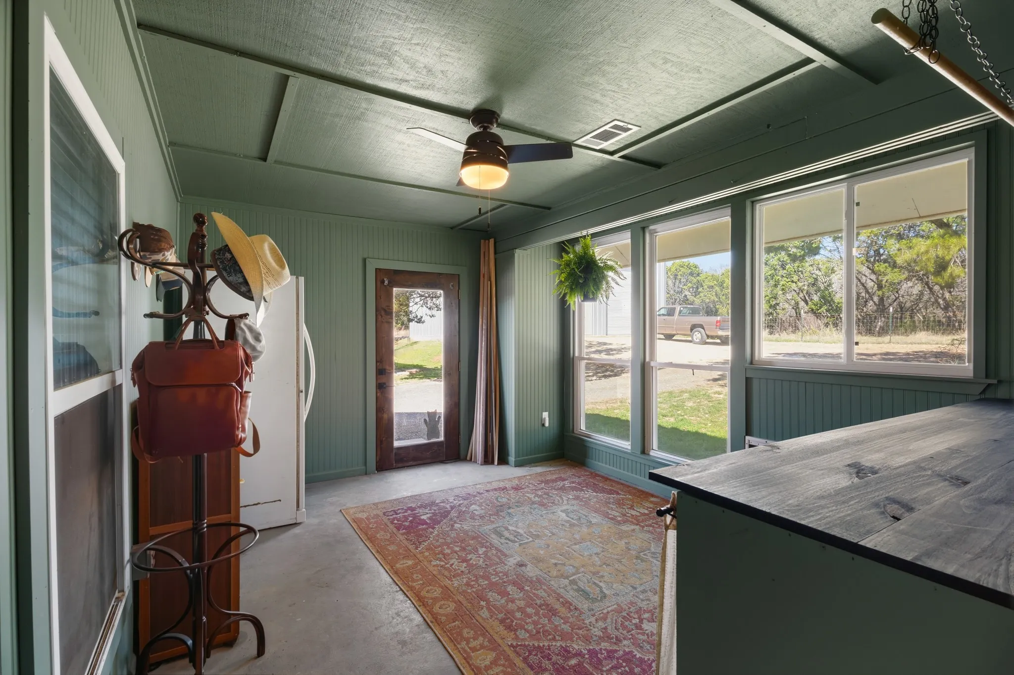 Single Family Residence For Sale in Hood County , 4700 Rock Church Highway, Tolar, Texas 76476, 5 Bedroom, 3 Bathroom, 6 Garage spaces, 2,640 Sqft, built in 1984, mls#21212978, Real Estate Agent in Tolar, Homes For Sale in Hood county, Homes For Sale in Tolar, Realtor in Tolar Texas, Real Estate Brokerage Independent Realty Texas, Luminita Cordes Realtor