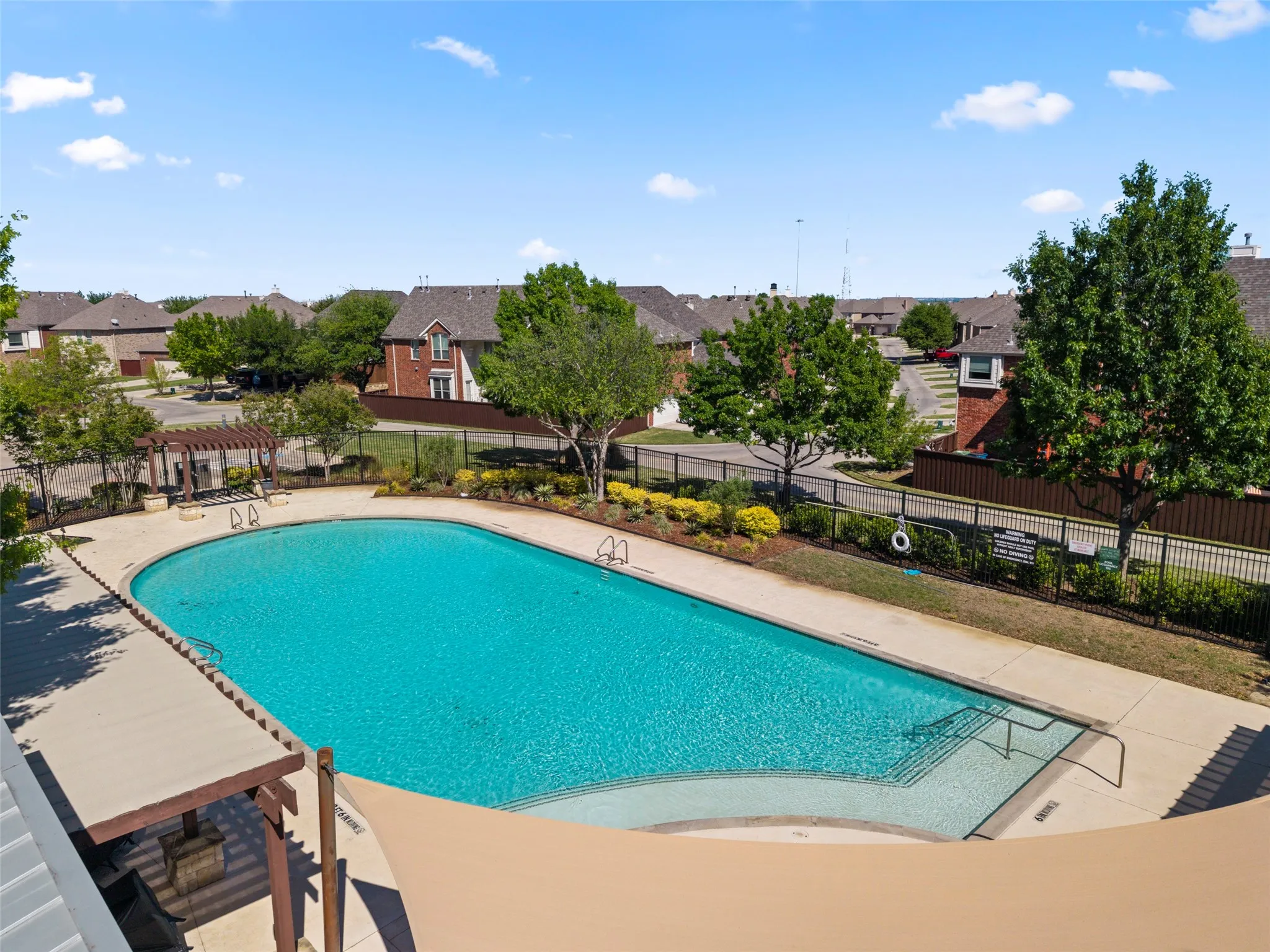 Single Family Residence For Sale in Denton County , 2476 Deer Run, Lewisville, Texas 75067, 3 Bedroom, 3 Bathroom, 2 Garage spaces, 2,268 Sqft, built in 2008, mls#21213462, Real Estate Agent in Lewisville, Homes For Sale in Denton county, Homes For Sale in Lewisville, Realtor in Lewisville Texas, Real Estate Brokerage Independent Realty Texas, Luminita Cordes Realtor