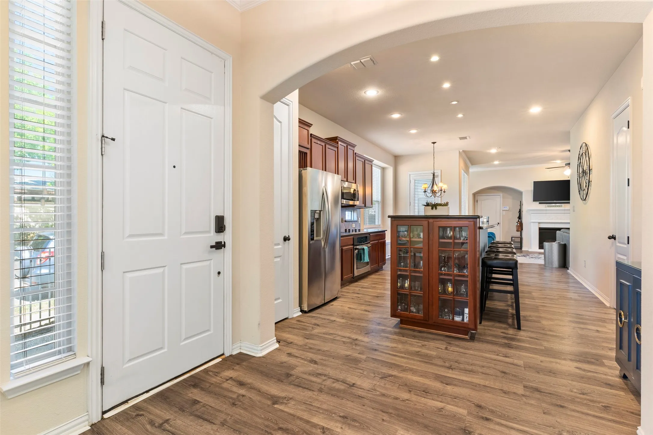 Single Family Residence For Sale in Denton County , 2476 Deer Run, Lewisville, Texas 75067, 3 Bedroom, 3 Bathroom, 2 Garage spaces, 2,268 Sqft, built in 2008, mls#21213462, Real Estate Agent in Lewisville, Homes For Sale in Denton county, Homes For Sale in Lewisville, Realtor in Lewisville Texas, Real Estate Brokerage Independent Realty Texas, Luminita Cordes Realtor