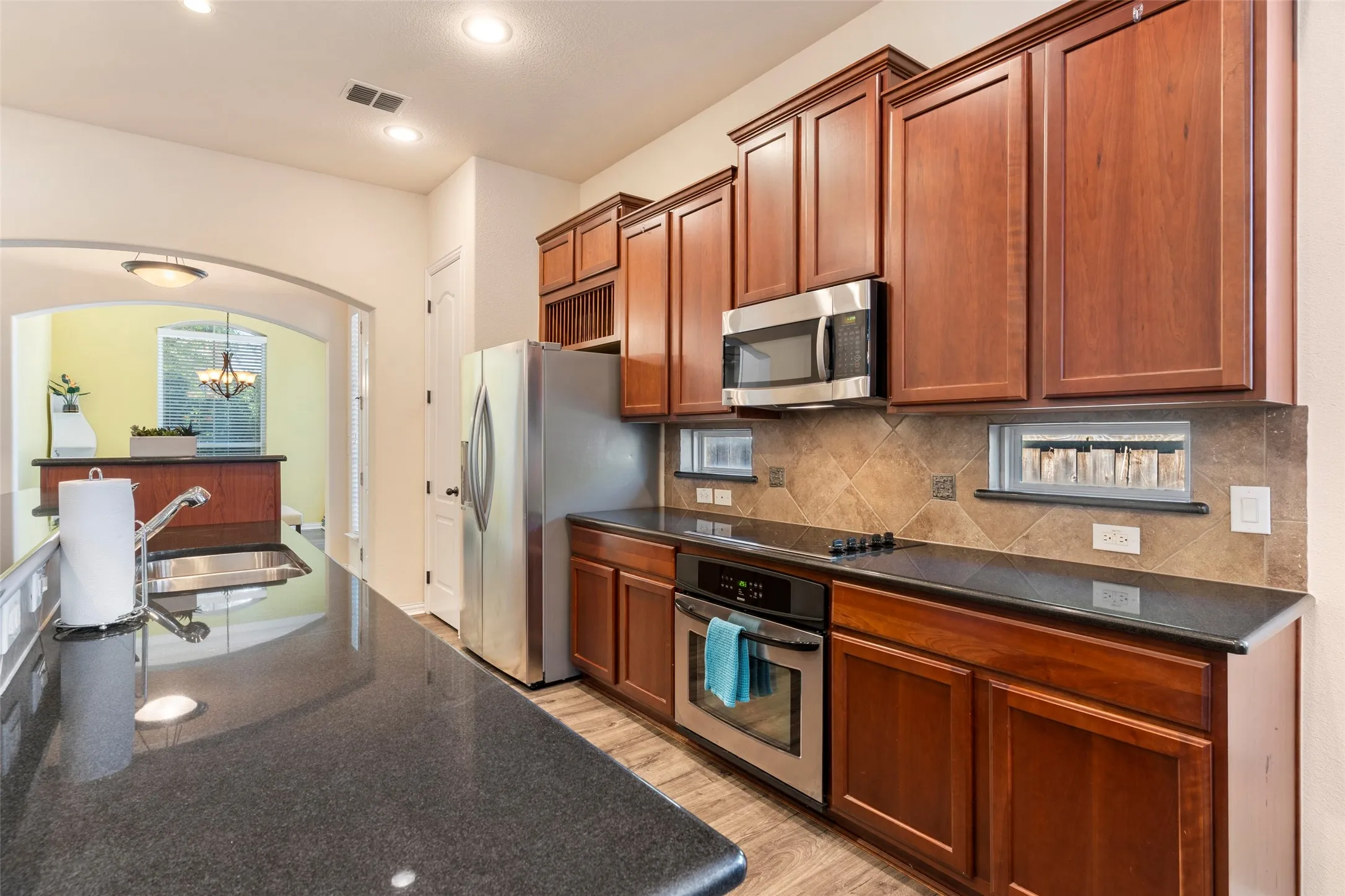 Single Family Residence For Sale in Denton County , 2476 Deer Run, Lewisville, Texas 75067, 3 Bedroom, 3 Bathroom, 2 Garage spaces, 2,268 Sqft, built in 2008, mls#21213462, Real Estate Agent in Lewisville, Homes For Sale in Denton county, Homes For Sale in Lewisville, Realtor in Lewisville Texas, Real Estate Brokerage Independent Realty Texas, Luminita Cordes Realtor