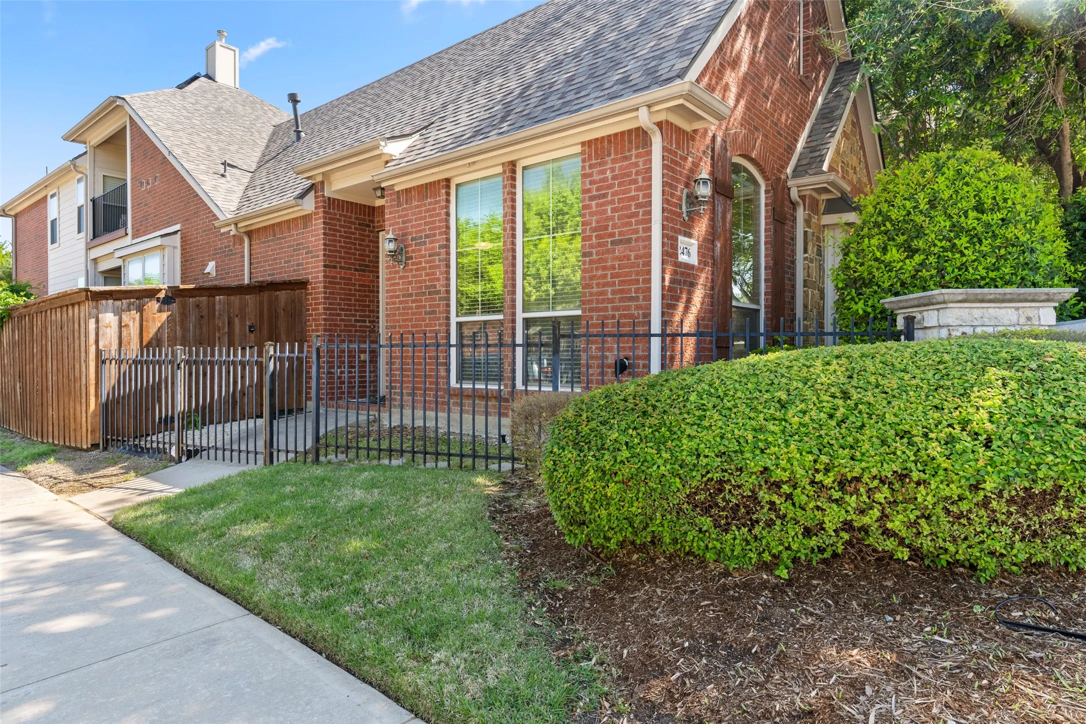 Single Family Residence For Sale in Denton County , 2476 Deer Run, Lewisville, Texas 75067, 3 Bedroom, 3 Bathroom, 2 Garage spaces, 2,268 Sqft, built in 2008, mls#21213462, Real Estate Agent in Lewisville, Homes For Sale in Denton county, Homes For Sale in Lewisville, Realtor in Lewisville Texas, Real Estate Brokerage Independent Realty Texas, Luminita Cordes Realtor