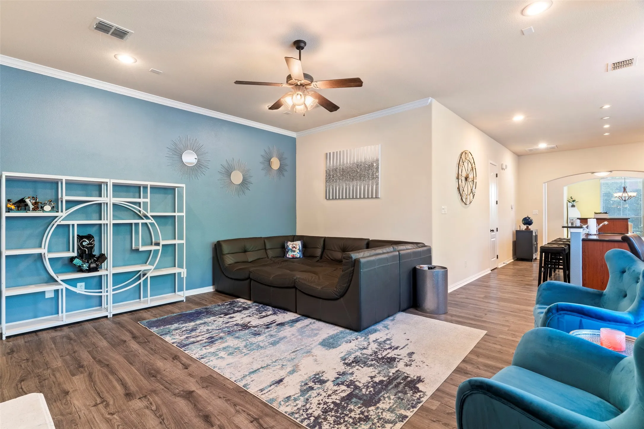 Single Family Residence For Sale in Denton County , 2476 Deer Run, Lewisville, Texas 75067, 3 Bedroom, 3 Bathroom, 2 Garage spaces, 2,268 Sqft, built in 2008, mls#21213462, Real Estate Agent in Lewisville, Homes For Sale in Denton county, Homes For Sale in Lewisville, Realtor in Lewisville Texas, Real Estate Brokerage Independent Realty Texas, Luminita Cordes Realtor