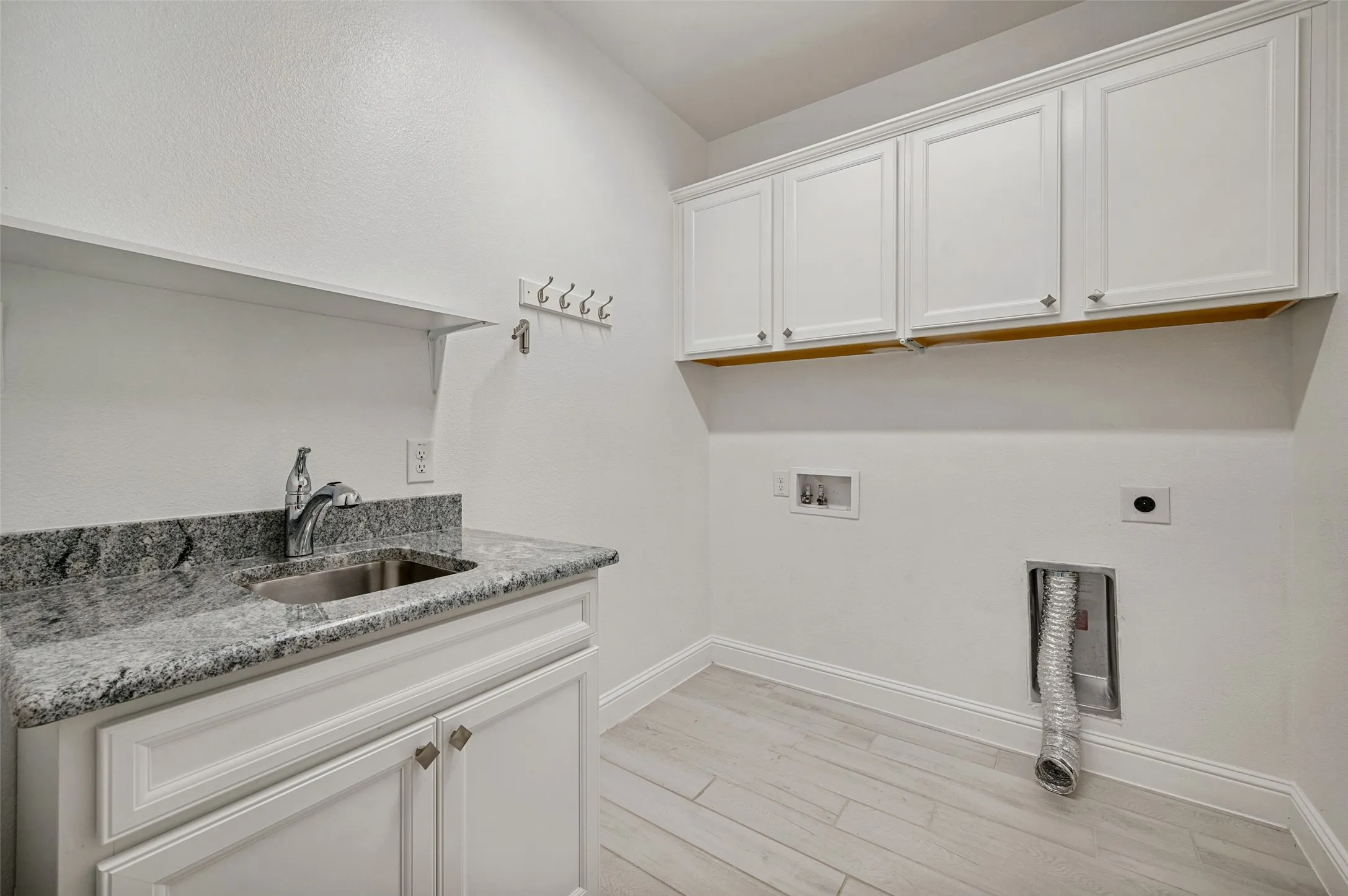 Condominium For Sale in Collin County , 651 N Watters Road 1101, Allen, Texas 75013, 2 Bedroom, 2 Bathroom, 1 Garage spaces, 1,884 Sqft, built in 2022, mls#21213268, Real Estate Agent in Allen, Homes For Sale in Collin county, Homes For Sale in Allen, Realtor in Allen Texas, Real Estate Brokerage Independent Realty Texas, Luminita Cordes Realtor