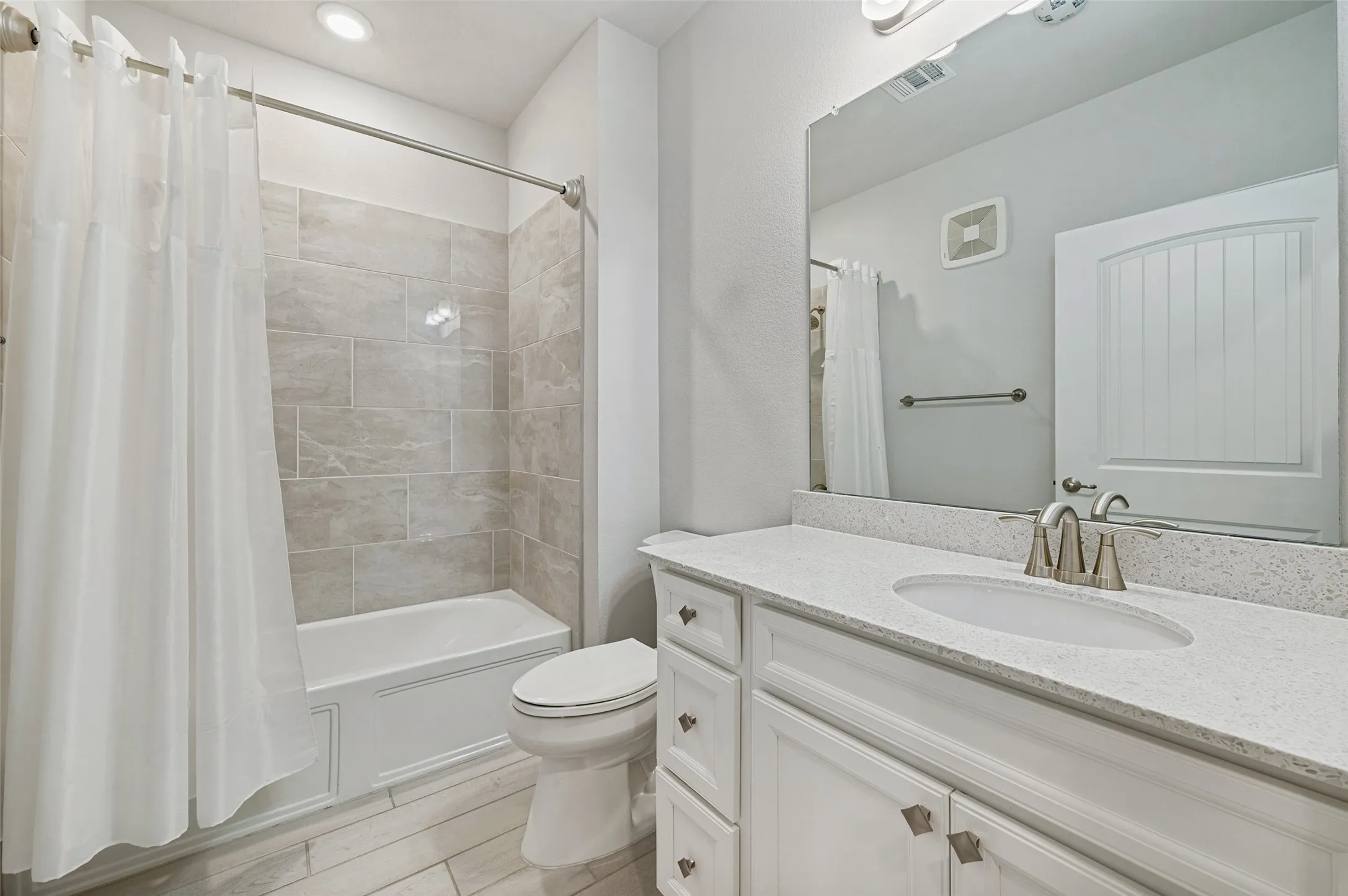 Condominium For Sale in Collin County , 651 N Watters Road 1101, Allen, Texas 75013, 2 Bedroom, 2 Bathroom, 1 Garage spaces, 1,884 Sqft, built in 2022, mls#21213268, Real Estate Agent in Allen, Homes For Sale in Collin county, Homes For Sale in Allen, Realtor in Allen Texas, Real Estate Brokerage Independent Realty Texas, Luminita Cordes Realtor