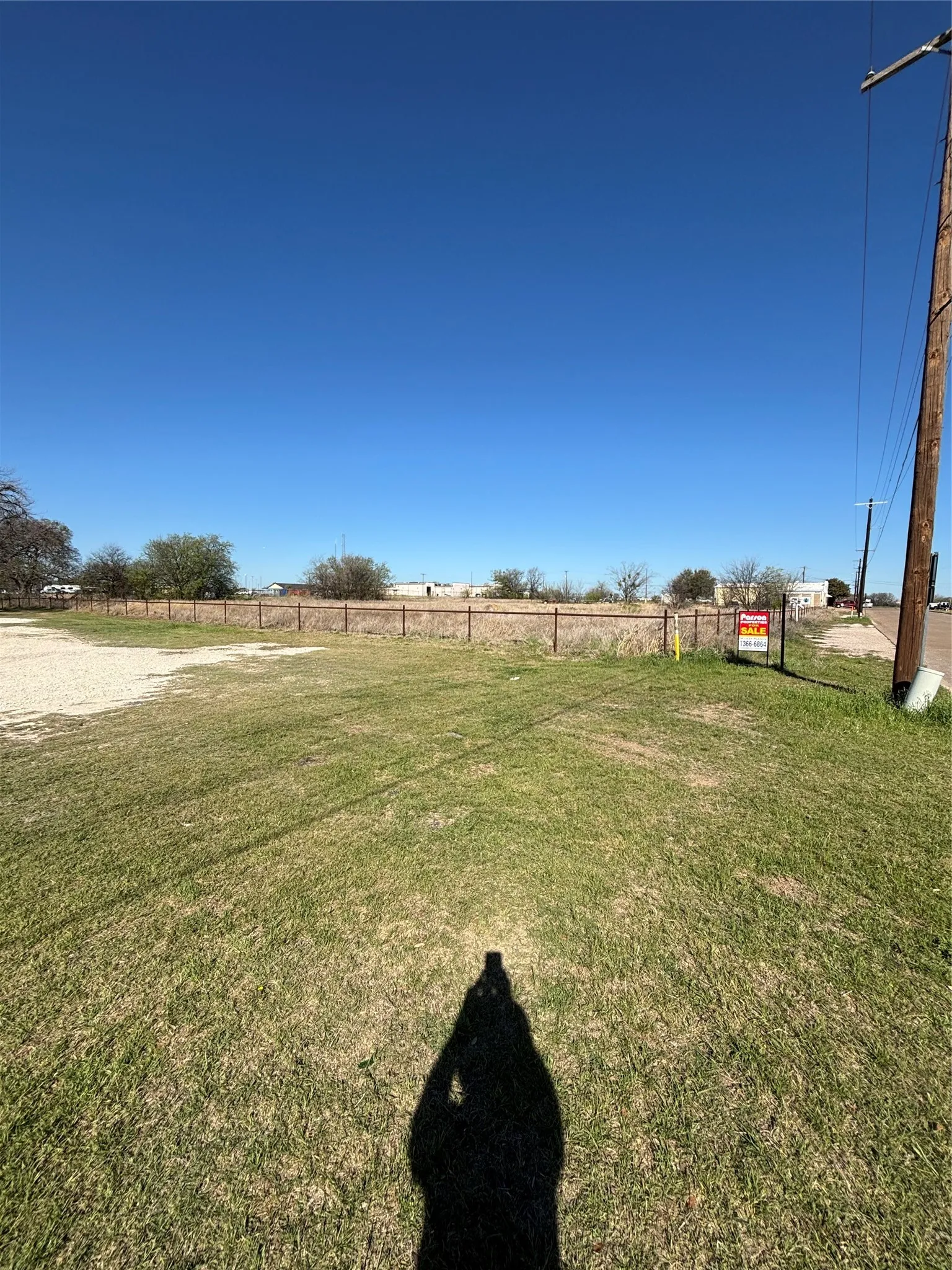 Property surrounded by Hood County facilities including the County Justice Center, Tax assessors offices and the Hood County Jail.
