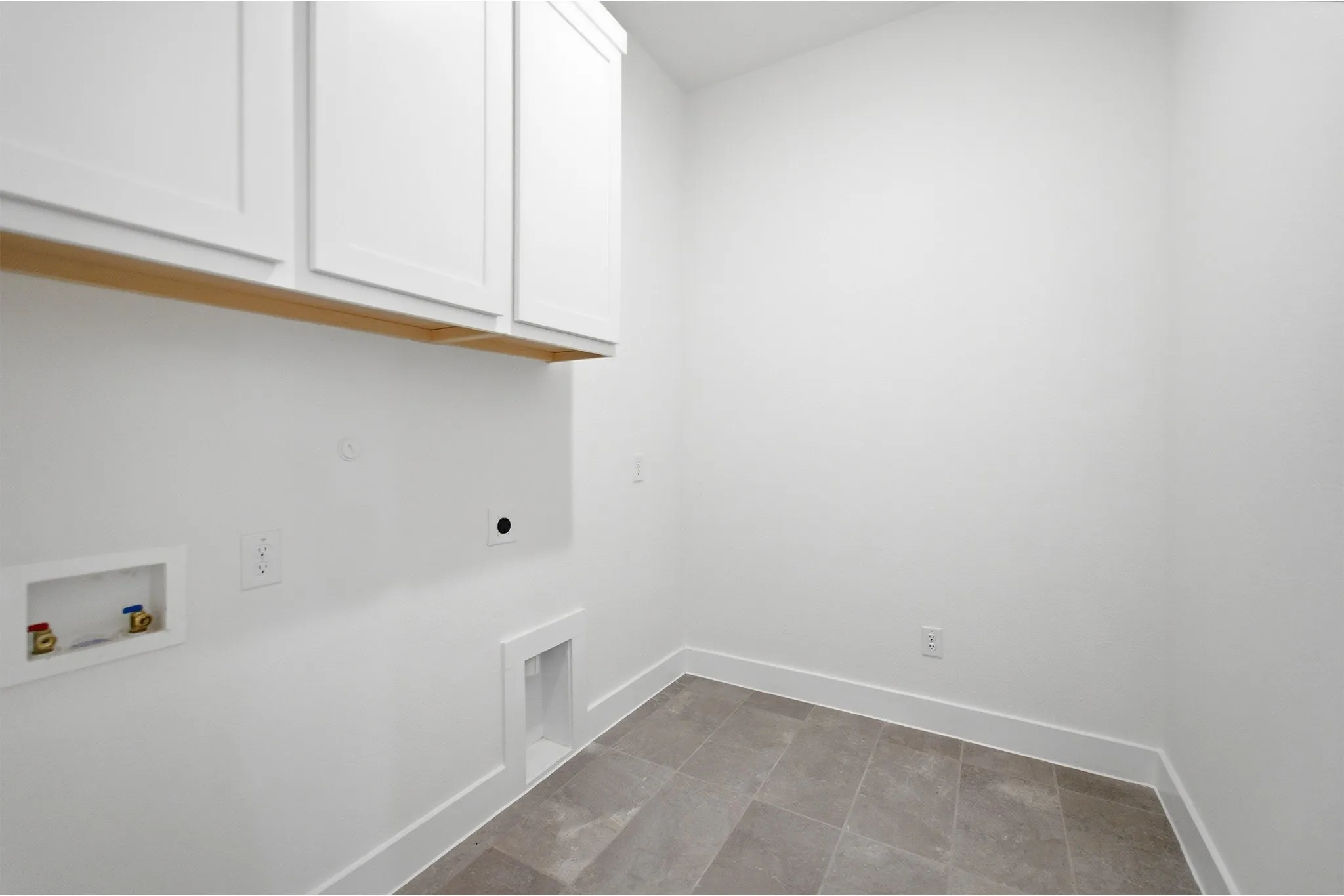 Single Family Residence For Sale in Rockwall County , 1725 Salvatore, Mclendon Chisholm, Texas 75032, 5 Bedroom, 5 Bathroom, 2 Garage spaces, 4,299 Sqft, built in 2025, mls#21213569, Real Estate Agent in Mclendon Chisholm, Homes For Sale in Rockwall county, Homes For Sale in Mclendon Chisholm, Realtor in Mclendon Chisholm Texas, Real Estate Brokerage Independent Realty Texas, Luminita Cordes Realtor