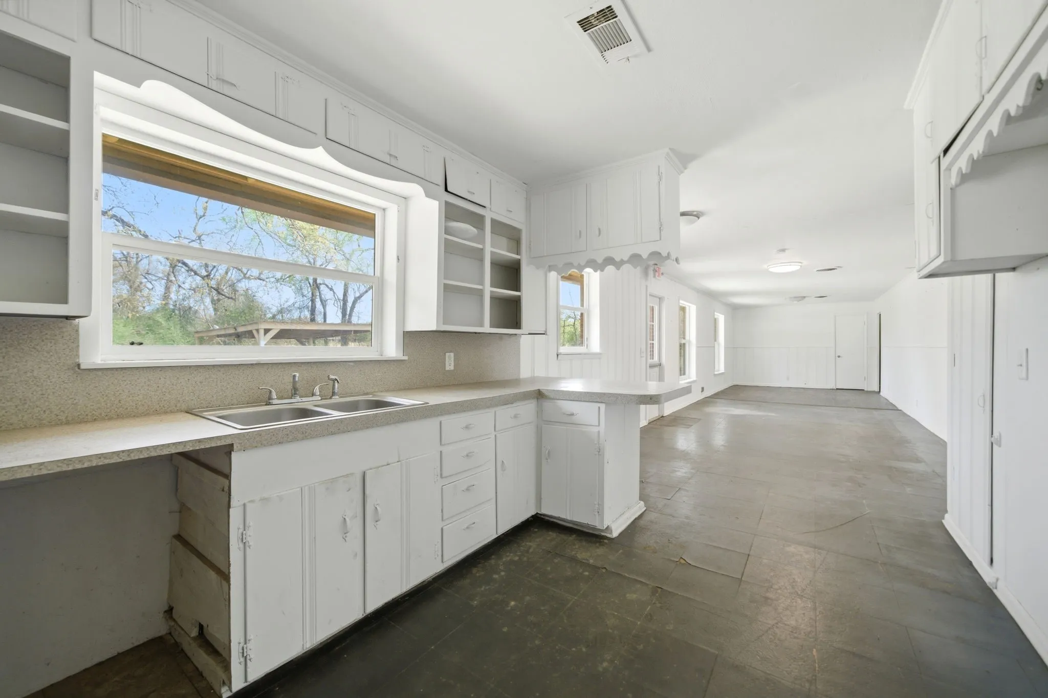 Kitchen-Brick Structure