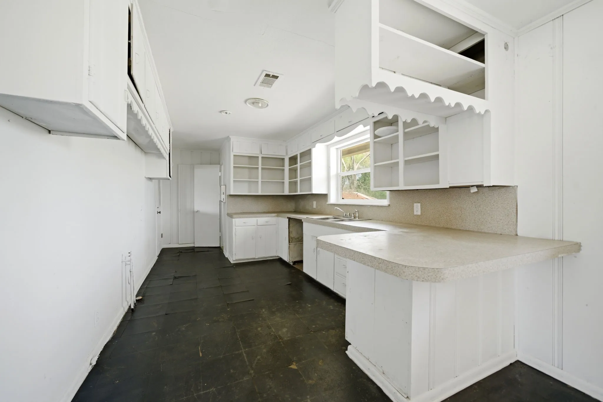 Kitchen-Brick Structure