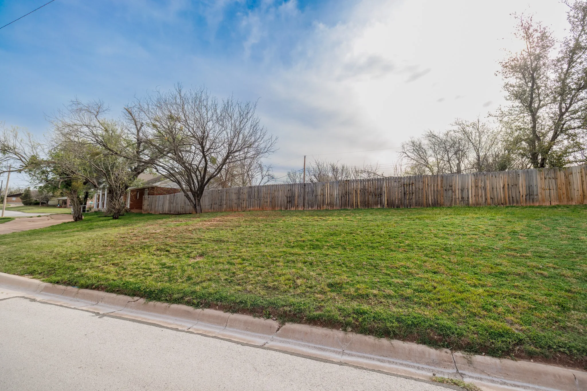 Single Family Residence For Sale in Taylor County , 933 Washington Boulevard, Abilene, Texas 79601, 4 Bedroom, 4 Bathroom, 3 Garage spaces, 3,796 Sqft, built in 1962, Preowned, mls#21206380, Real Estate Agent in Abilene, Homes For Sale in Taylor county, Homes For Sale in Abilene, Realtor in Abilene Texas, Real Estate Brokerage Independent Realty Texas, Luminita Cordes Realtor