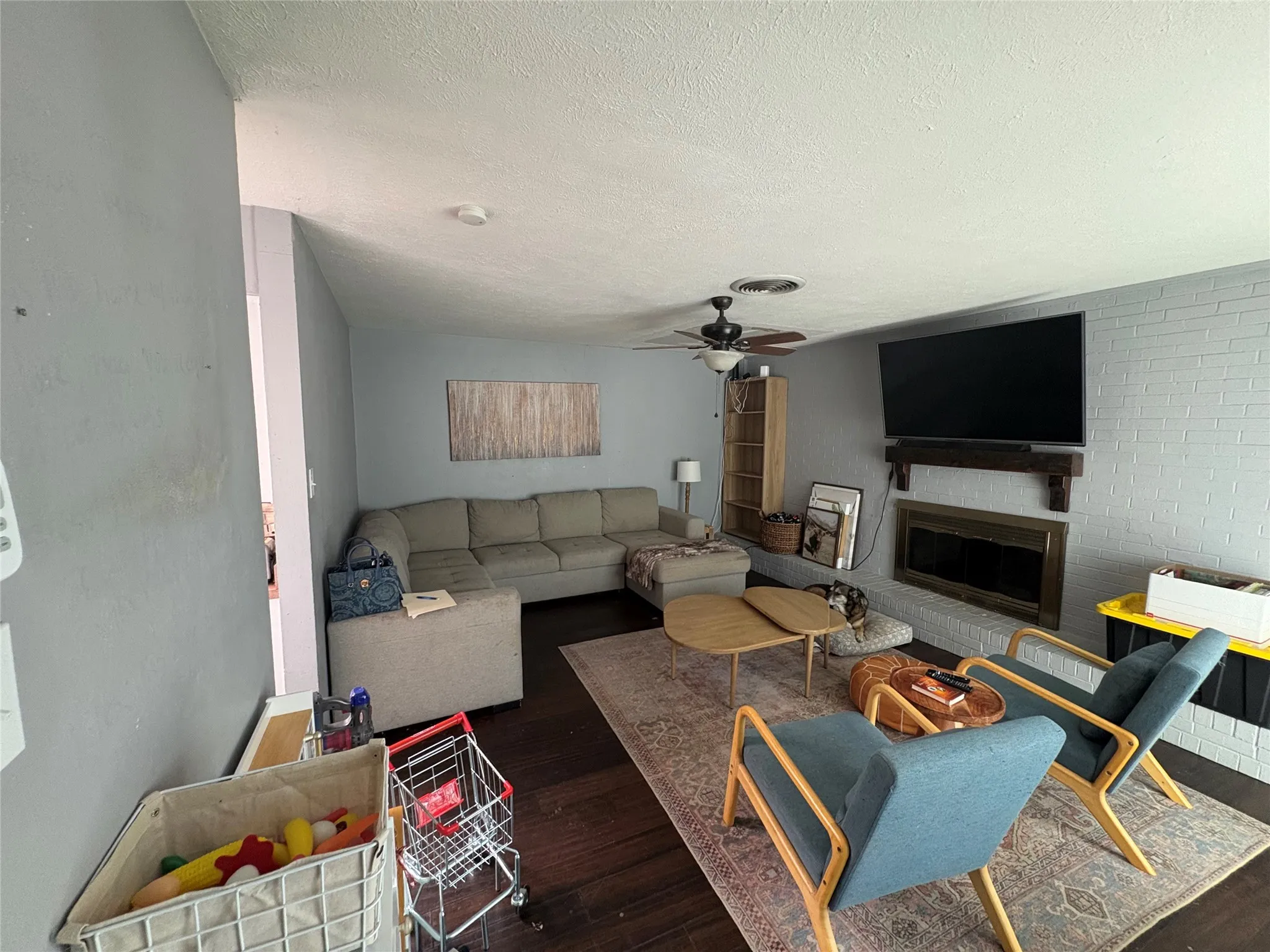 Single Family Residence For Sale in Tarrant County , 1121 Wade Drive, Bedford, Texas 76022, 3 Bedroom, 2 Bathroom, 2 Garage spaces, 1,544 Sqft, built in 1960, Preowned, mls#21213533, Real Estate Agent in Bedford, Homes For Sale in Tarrant county, Homes For Sale in Bedford, Realtor in Bedford Texas, Real Estate Brokerage Independent Realty Texas, Luminita Cordes Realtor