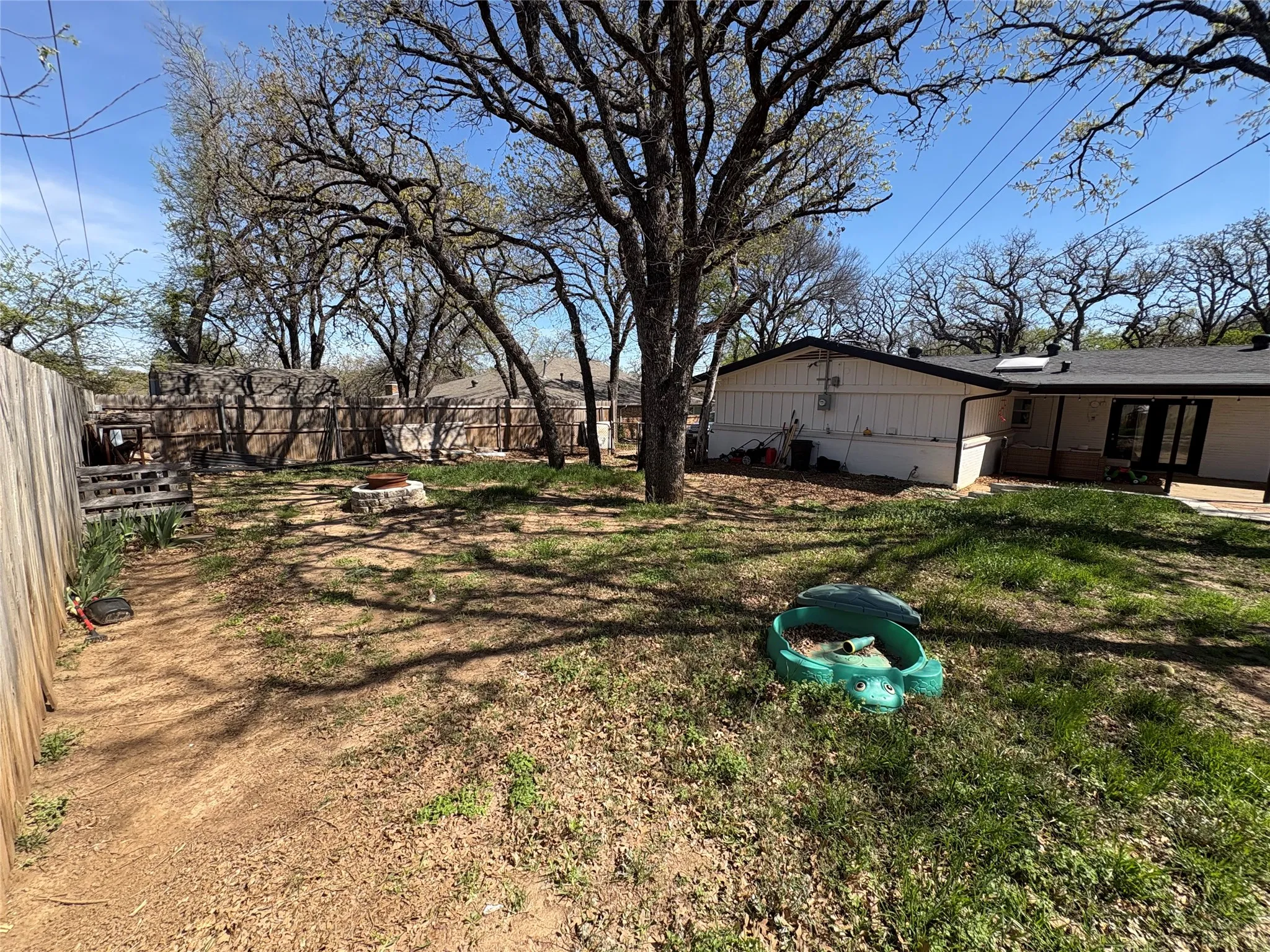 Single Family Residence For Sale in Tarrant County , 1121 Wade Drive, Bedford, Texas 76022, 3 Bedroom, 2 Bathroom, 2 Garage spaces, 1,544 Sqft, built in 1960, Preowned, mls#21213533, Real Estate Agent in Bedford, Homes For Sale in Tarrant county, Homes For Sale in Bedford, Realtor in Bedford Texas, Real Estate Brokerage Independent Realty Texas, Luminita Cordes Realtor