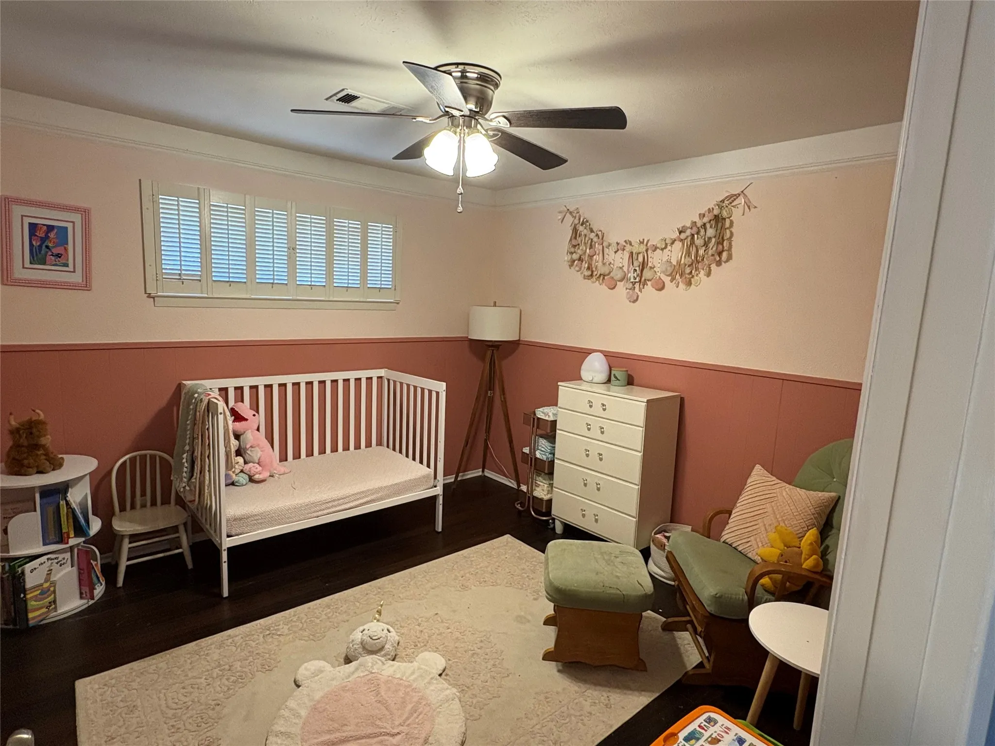Single Family Residence For Sale in Tarrant County , 1121 Wade Drive, Bedford, Texas 76022, 3 Bedroom, 2 Bathroom, 2 Garage spaces, 1,544 Sqft, built in 1960, Preowned, mls#21213533, Real Estate Agent in Bedford, Homes For Sale in Tarrant county, Homes For Sale in Bedford, Realtor in Bedford Texas, Real Estate Brokerage Independent Realty Texas, Luminita Cordes Realtor