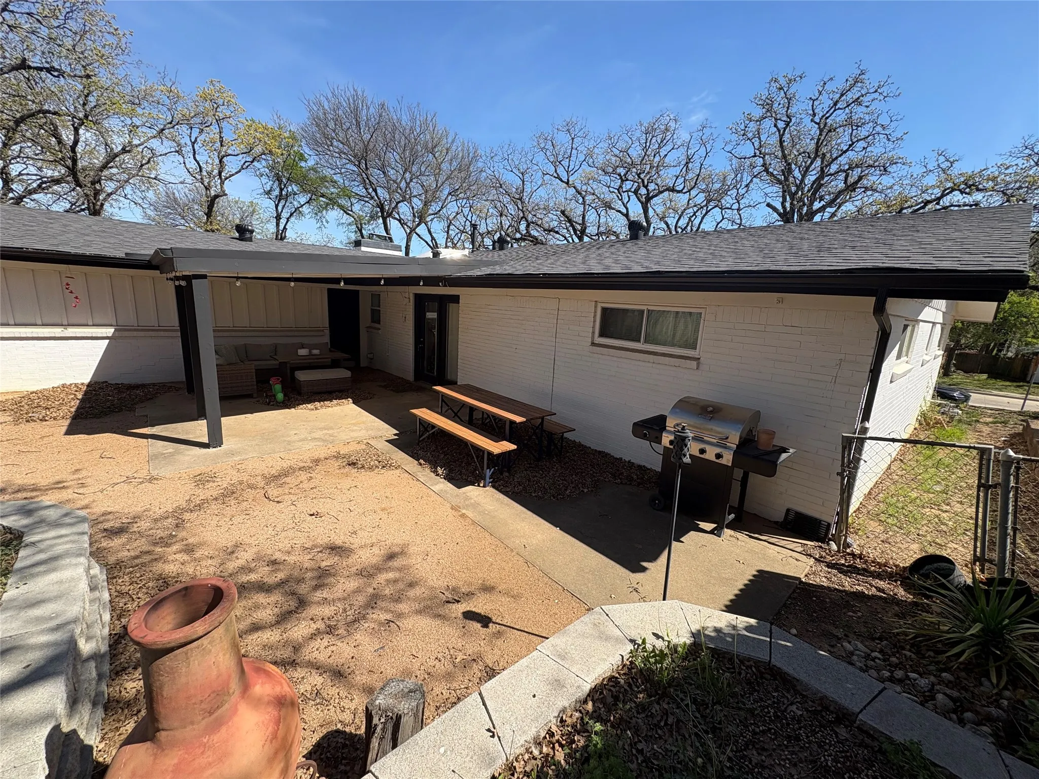 Single Family Residence For Sale in Tarrant County , 1121 Wade Drive, Bedford, Texas 76022, 3 Bedroom, 2 Bathroom, 2 Garage spaces, 1,544 Sqft, built in 1960, Preowned, mls#21213533, Real Estate Agent in Bedford, Homes For Sale in Tarrant county, Homes For Sale in Bedford, Realtor in Bedford Texas, Real Estate Brokerage Independent Realty Texas, Luminita Cordes Realtor
