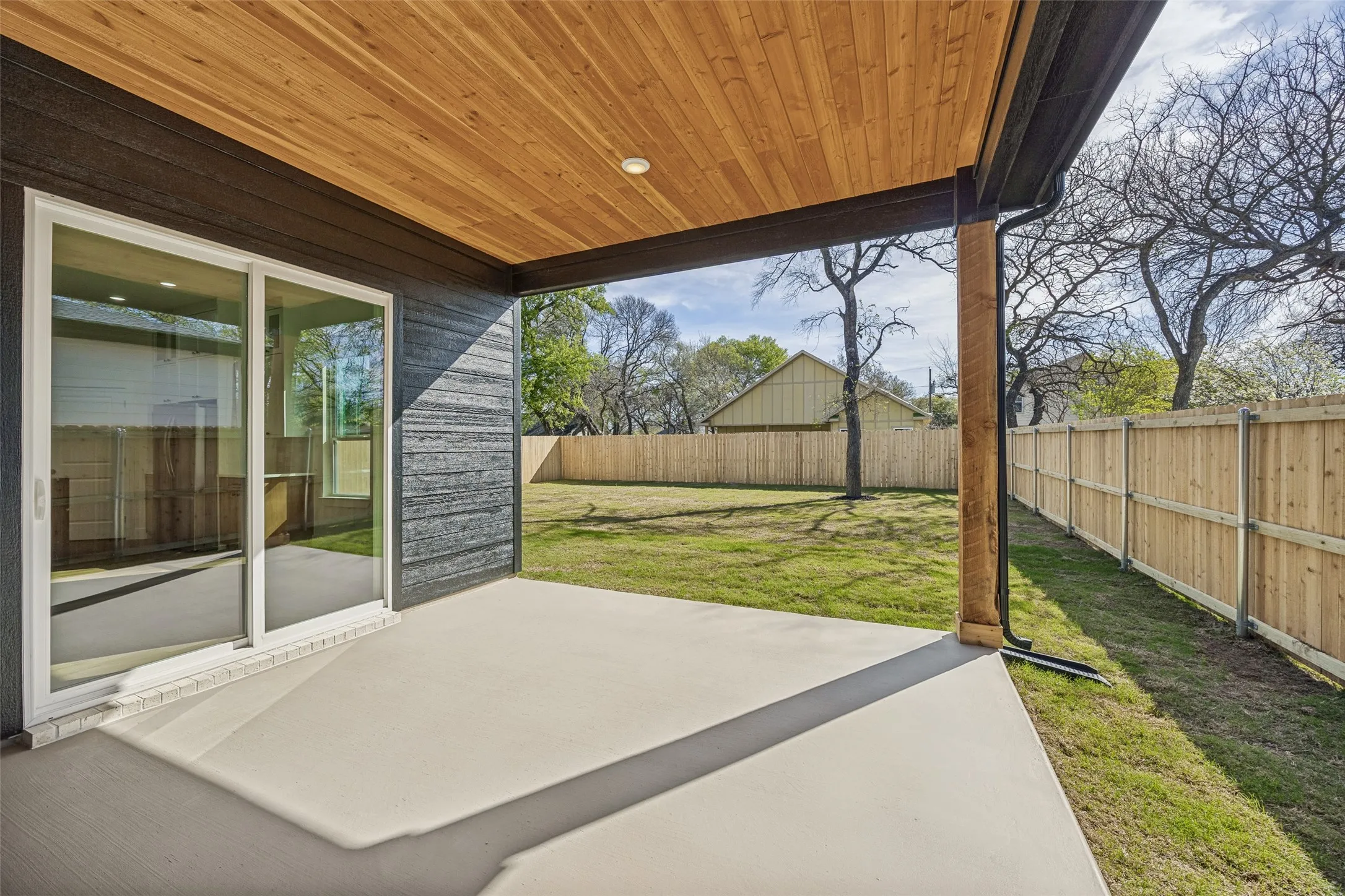 Single Family Residence For Sale in Dallas County , 3910 Harlingen, Dallas, Texas 75212, 4 Bedroom, 4 Bathroom, 2 Garage spaces, 2,996 Sqft, built in 2026, New Construction - Complete, mls#21201991, Real Estate Agent in Dallas, Homes For Sale in Dallas county, Homes For Sale in Dallas, Realtor in Dallas Texas, Real Estate Brokerage Independent Realty Texas, Luminita Cordes Realtor