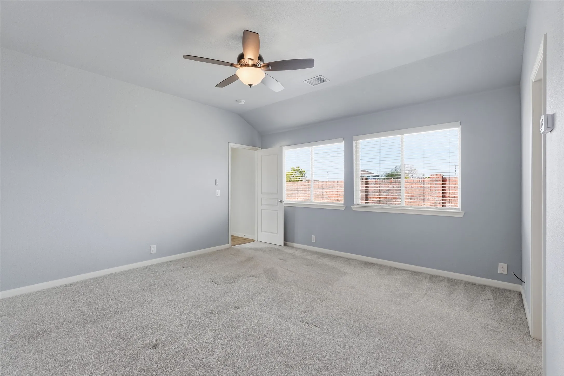 Single Family Residence For Sale in Collin County , 543 Johnson Drive, Lavon, Texas 75166, 3 Bedroom, 2 Bathroom, 2 Garage spaces, 1,862 Sqft, built in 2016, mls#21211908, Real Estate Agent in Lavon, Homes For Sale in Collin county, Homes For Sale in Lavon, Realtor in Lavon Texas, Real Estate Brokerage Independent Realty Texas, Luminita Cordes Realtor