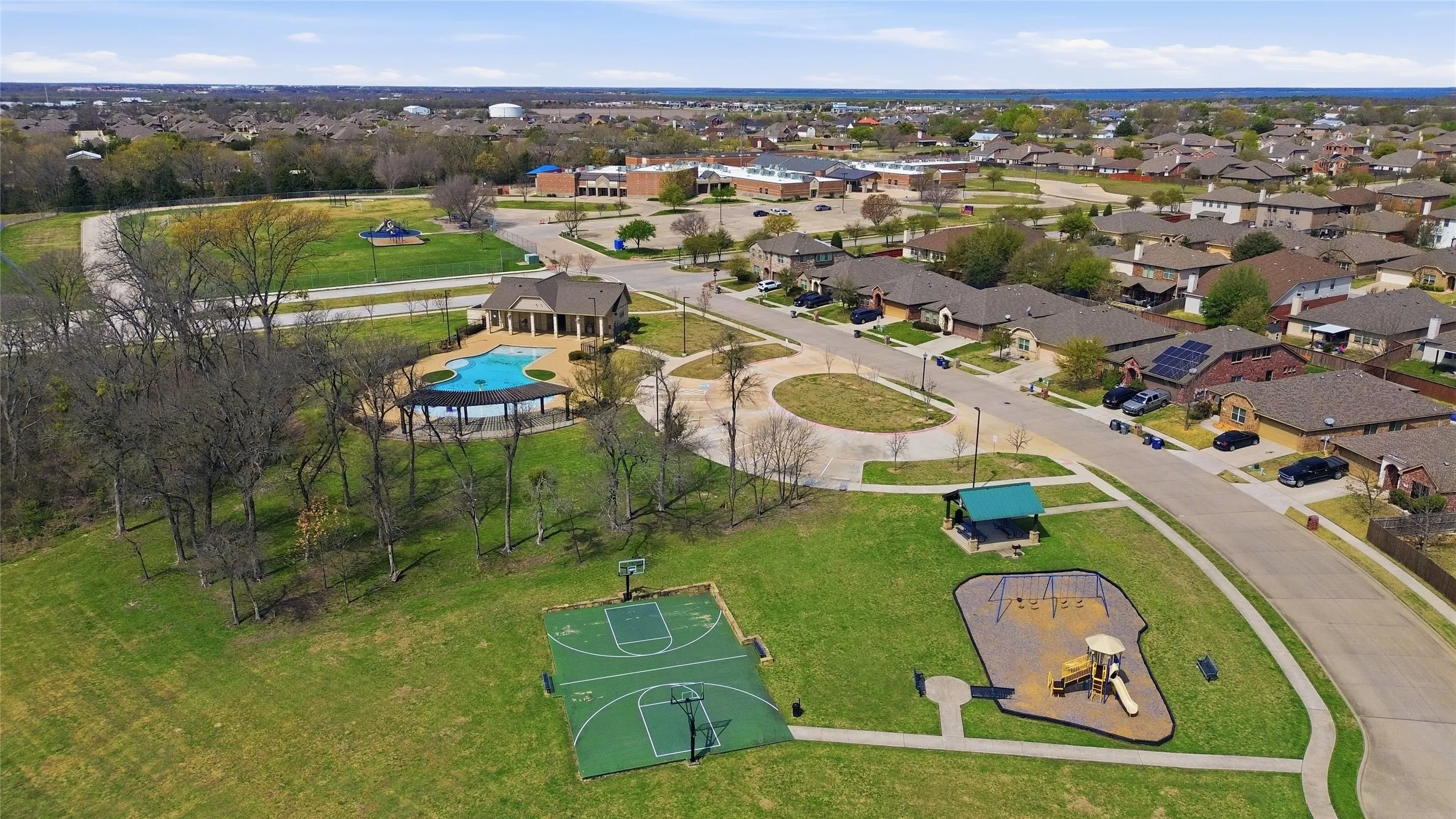 Single Family Residence For Sale in Collin County , 543 Johnson Drive, Lavon, Texas 75166, 3 Bedroom, 2 Bathroom, 2 Garage spaces, 1,862 Sqft, built in 2016, mls#21211908, Real Estate Agent in Lavon, Homes For Sale in Collin county, Homes For Sale in Lavon, Realtor in Lavon Texas, Real Estate Brokerage Independent Realty Texas, Luminita Cordes Realtor