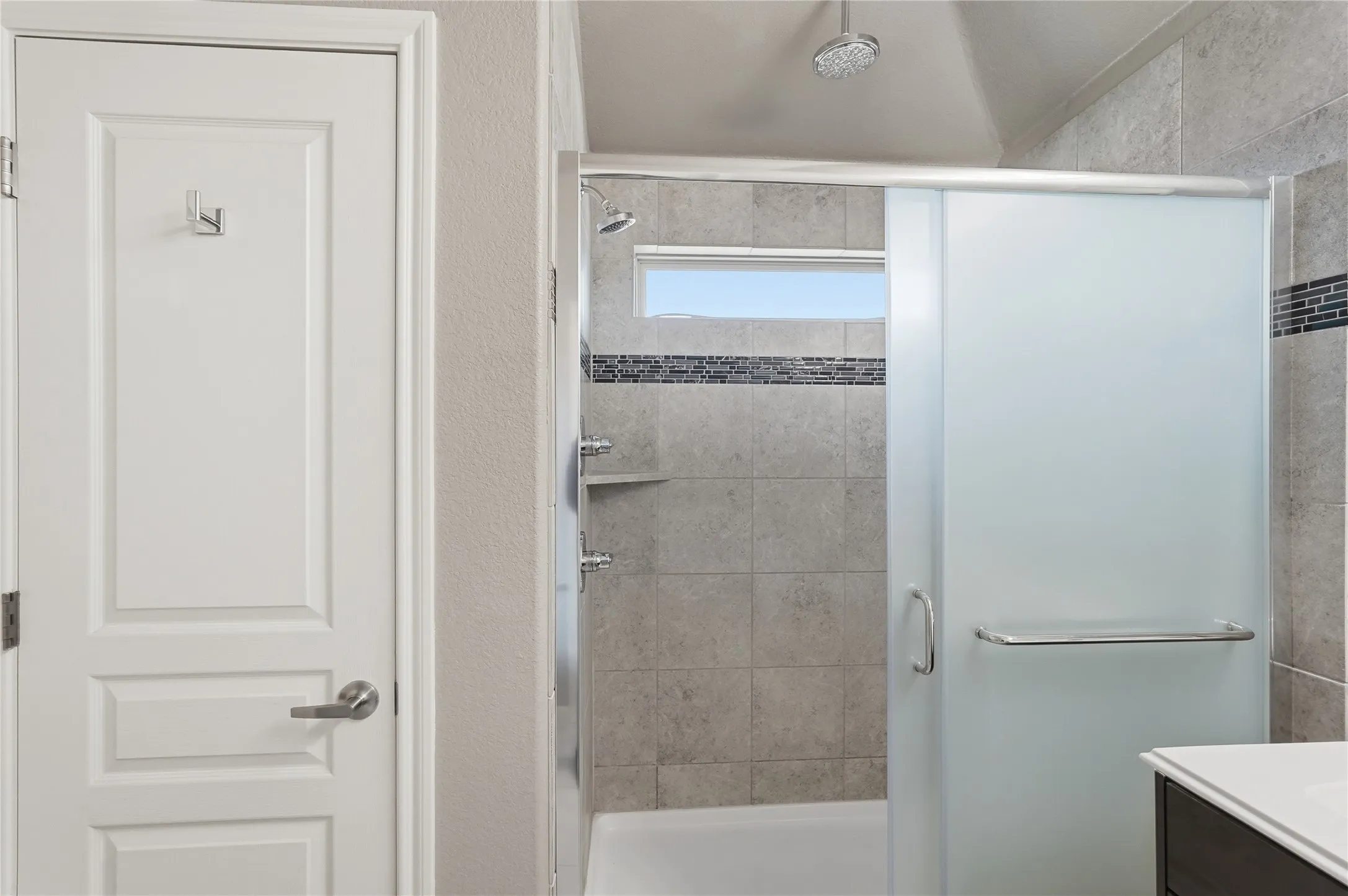 Single Family Residence For Sale in Collin County , 543 Johnson Drive, Lavon, Texas 75166, 3 Bedroom, 2 Bathroom, 2 Garage spaces, 1,862 Sqft, built in 2016, mls#21211908, Real Estate Agent in Lavon, Homes For Sale in Collin county, Homes For Sale in Lavon, Realtor in Lavon Texas, Real Estate Brokerage Independent Realty Texas, Luminita Cordes Realtor