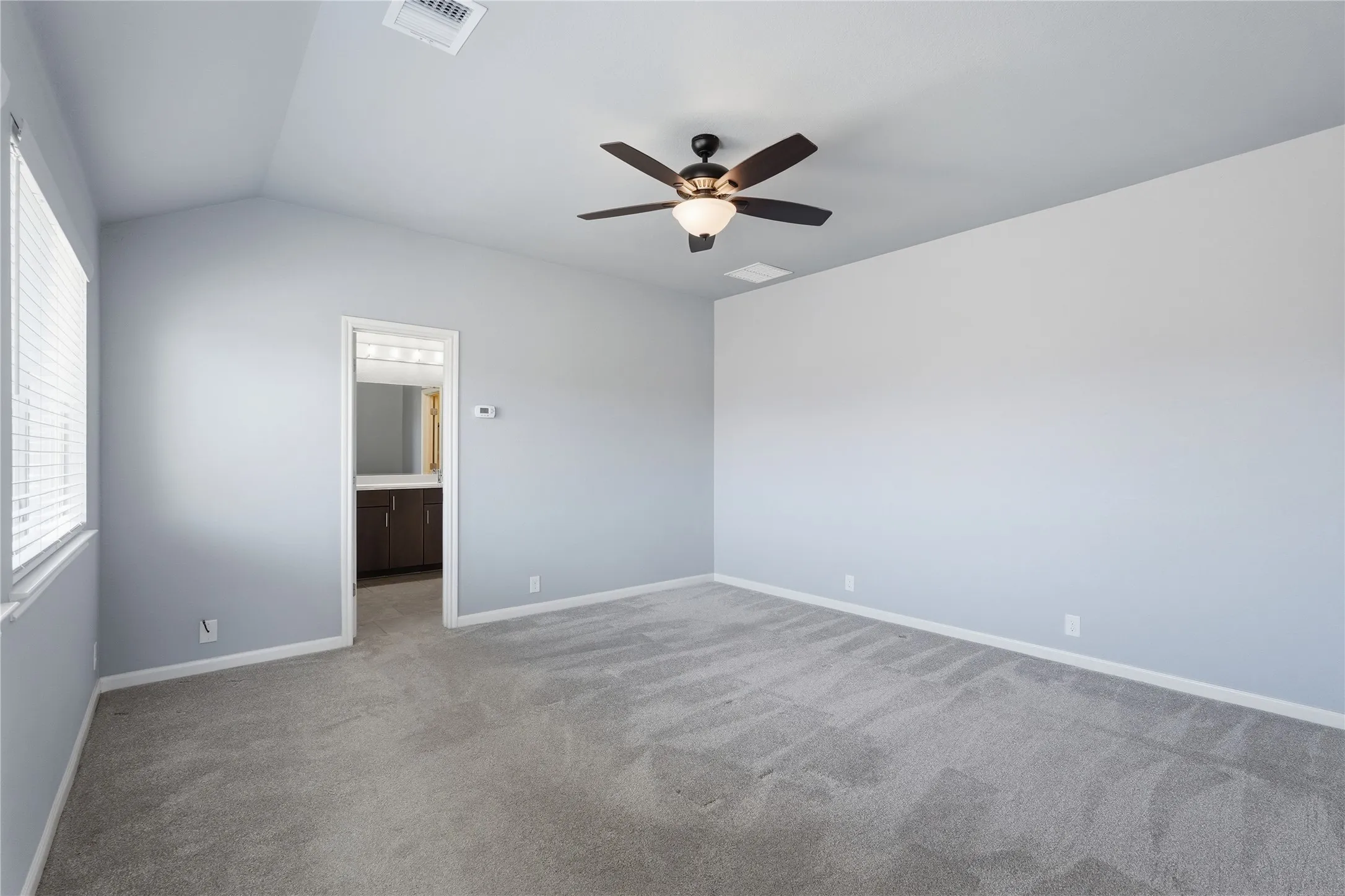 Single Family Residence For Sale in Collin County , 543 Johnson Drive, Lavon, Texas 75166, 3 Bedroom, 2 Bathroom, 2 Garage spaces, 1,862 Sqft, built in 2016, mls#21211908, Real Estate Agent in Lavon, Homes For Sale in Collin county, Homes For Sale in Lavon, Realtor in Lavon Texas, Real Estate Brokerage Independent Realty Texas, Luminita Cordes Realtor