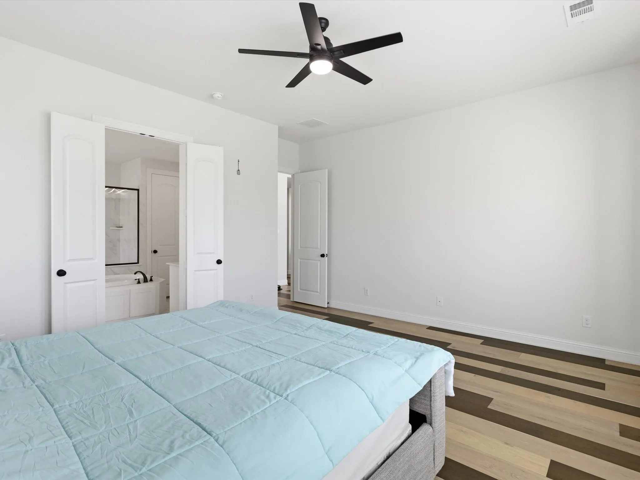 Single Family Residence For Sale in Collin County , 120 Spanish Bluebell Drive, Wylie, Texas 75098, 4 Bedroom, 3 Bathroom, 2 Garage spaces, 4,191 Sqft, built in 2019, mls#21208301, Real Estate Agent in Wylie, Homes For Sale in Collin county, Homes For Sale in Wylie, Realtor in Wylie Texas, Real Estate Brokerage Independent Realty Texas, Luminita Cordes Realtor