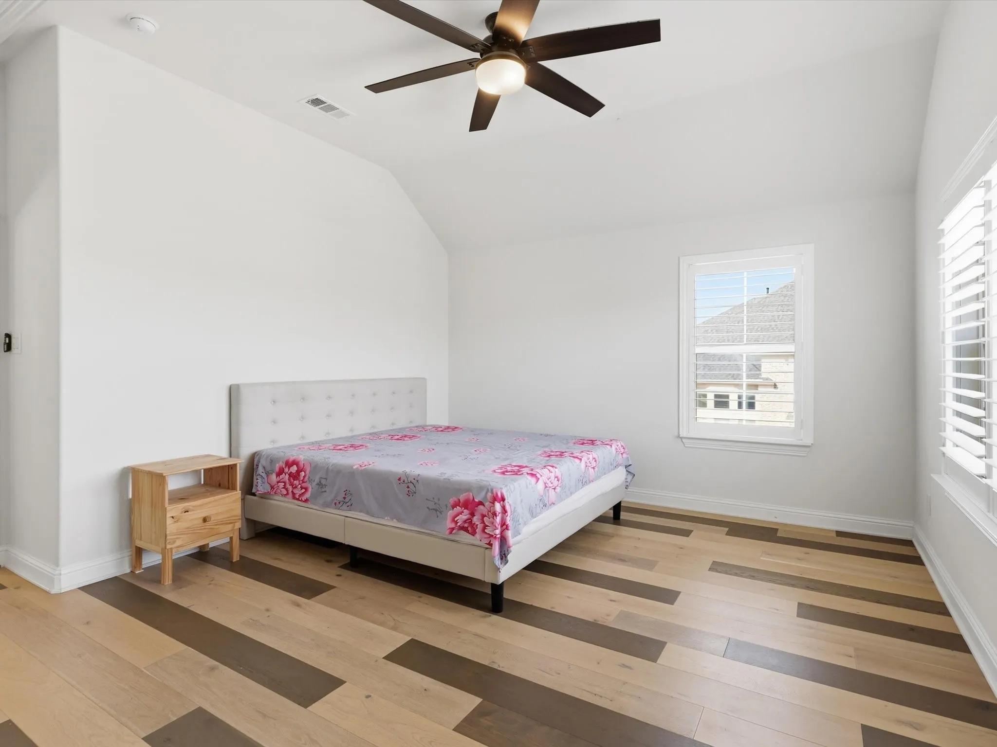 Single Family Residence For Sale in Collin County , 120 Spanish Bluebell Drive, Wylie, Texas 75098, 4 Bedroom, 3 Bathroom, 2 Garage spaces, 4,191 Sqft, built in 2019, mls#21208301, Real Estate Agent in Wylie, Homes For Sale in Collin county, Homes For Sale in Wylie, Realtor in Wylie Texas, Real Estate Brokerage Independent Realty Texas, Luminita Cordes Realtor
