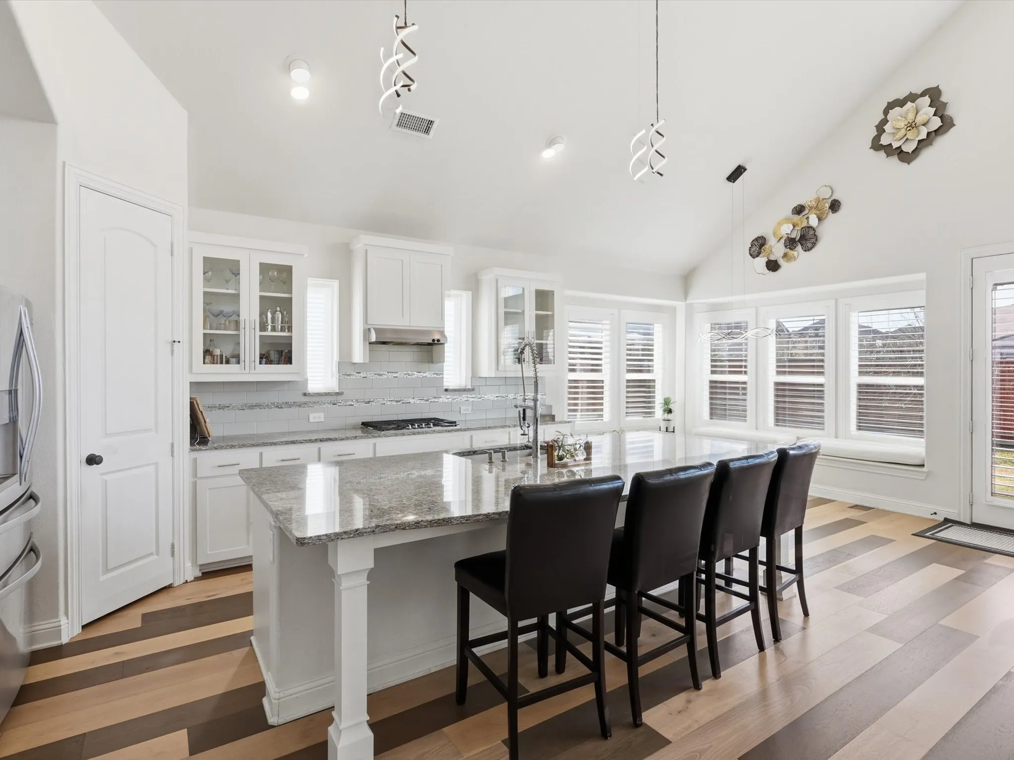 Single Family Residence For Sale in Collin County , 120 Spanish Bluebell Drive, Wylie, Texas 75098, 4 Bedroom, 3 Bathroom, 2 Garage spaces, 4,191 Sqft, built in 2019, mls#21208301, Real Estate Agent in Wylie, Homes For Sale in Collin county, Homes For Sale in Wylie, Realtor in Wylie Texas, Real Estate Brokerage Independent Realty Texas, Luminita Cordes Realtor