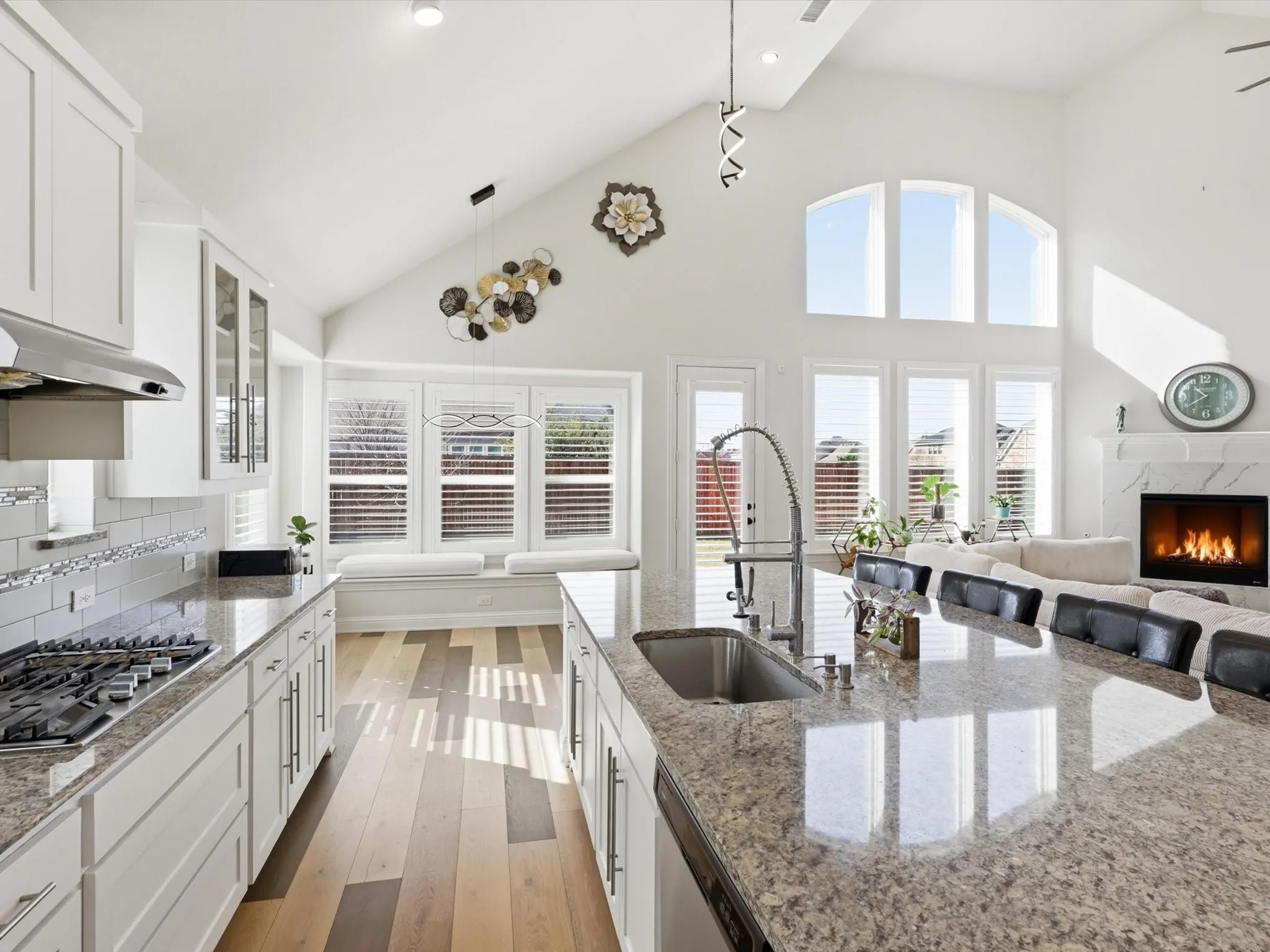 Single Family Residence For Sale in Collin County , 120 Spanish Bluebell Drive, Wylie, Texas 75098, 4 Bedroom, 3 Bathroom, 2 Garage spaces, 4,191 Sqft, built in 2019, mls#21208301, Real Estate Agent in Wylie, Homes For Sale in Collin county, Homes For Sale in Wylie, Realtor in Wylie Texas, Real Estate Brokerage Independent Realty Texas, Luminita Cordes Realtor