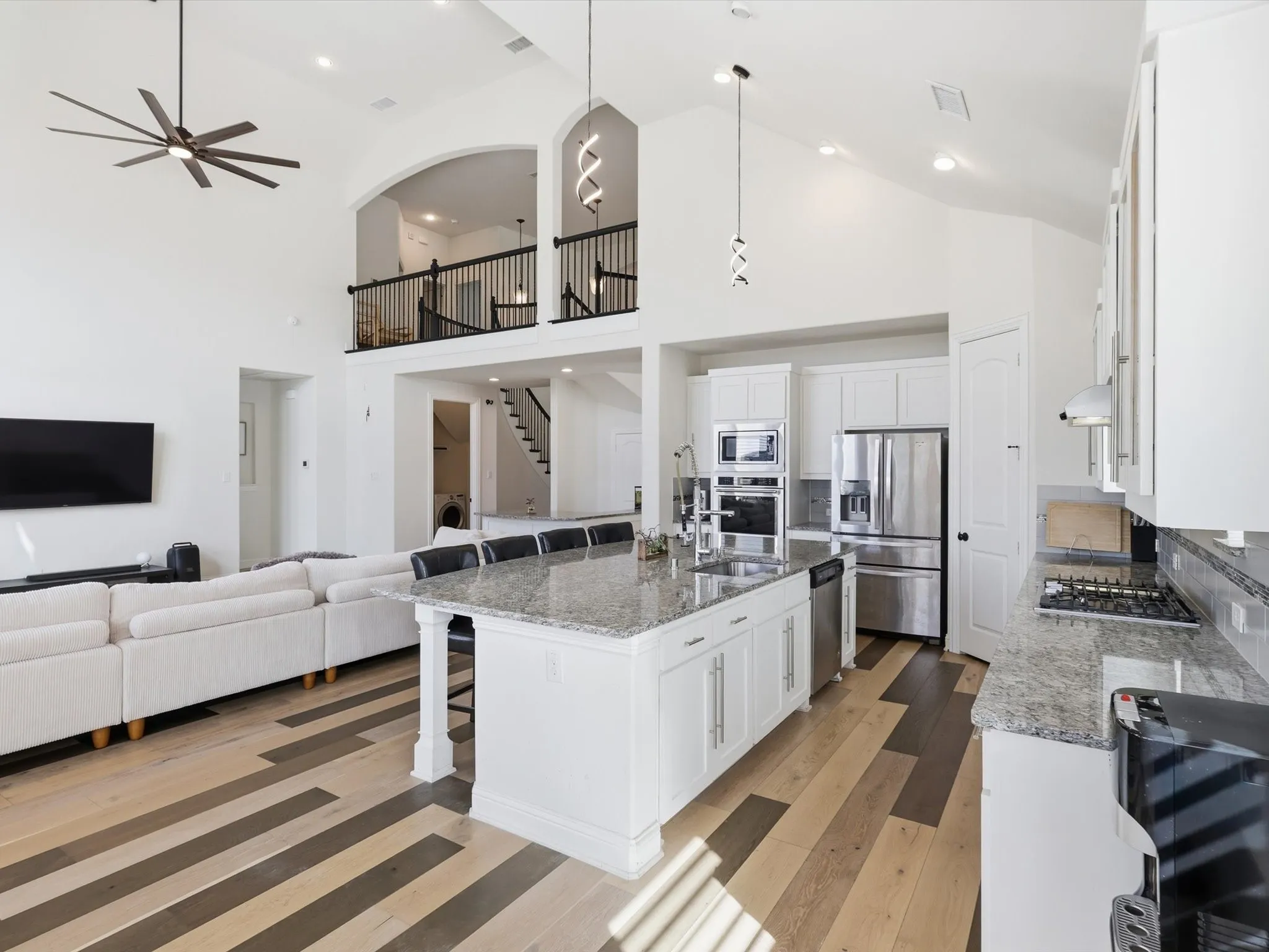 Single Family Residence For Sale in Collin County , 120 Spanish Bluebell Drive, Wylie, Texas 75098, 4 Bedroom, 3 Bathroom, 2 Garage spaces, 4,191 Sqft, built in 2019, mls#21208301, Real Estate Agent in Wylie, Homes For Sale in Collin county, Homes For Sale in Wylie, Realtor in Wylie Texas, Real Estate Brokerage Independent Realty Texas, Luminita Cordes Realtor