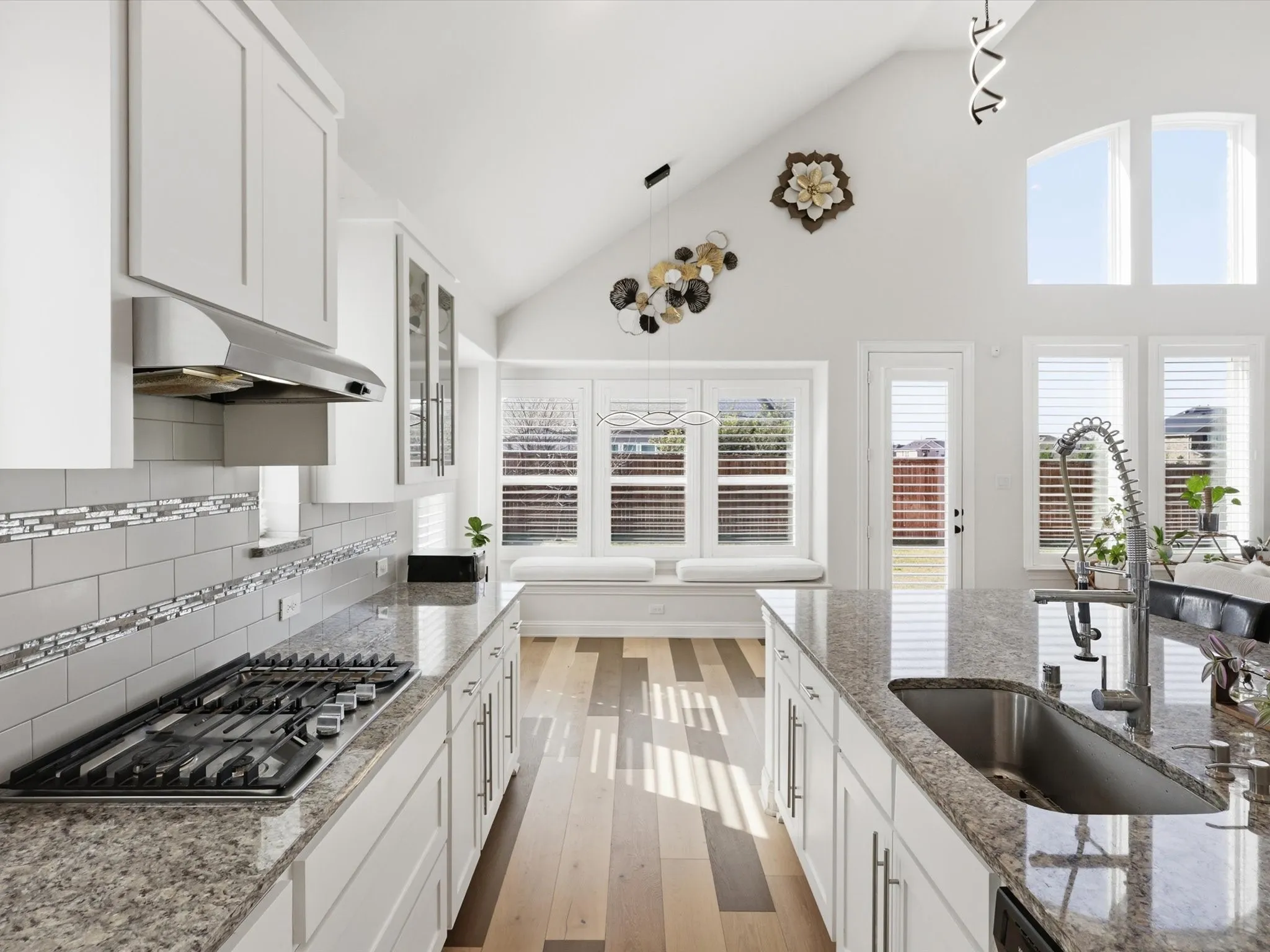 Single Family Residence For Sale in Collin County , 120 Spanish Bluebell Drive, Wylie, Texas 75098, 4 Bedroom, 3 Bathroom, 2 Garage spaces, 4,191 Sqft, built in 2019, mls#21208301, Real Estate Agent in Wylie, Homes For Sale in Collin county, Homes For Sale in Wylie, Realtor in Wylie Texas, Real Estate Brokerage Independent Realty Texas, Luminita Cordes Realtor